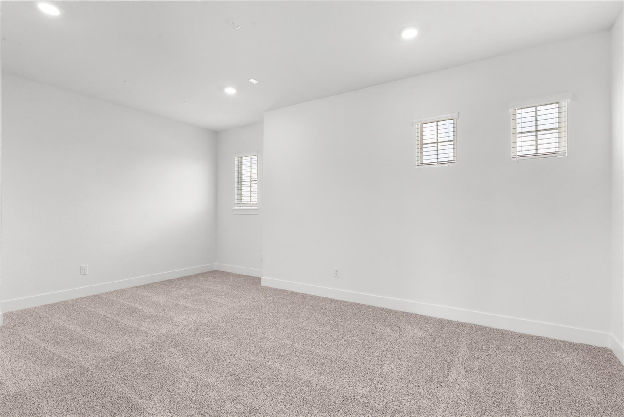 4725 Regents Pl Property Photo 31