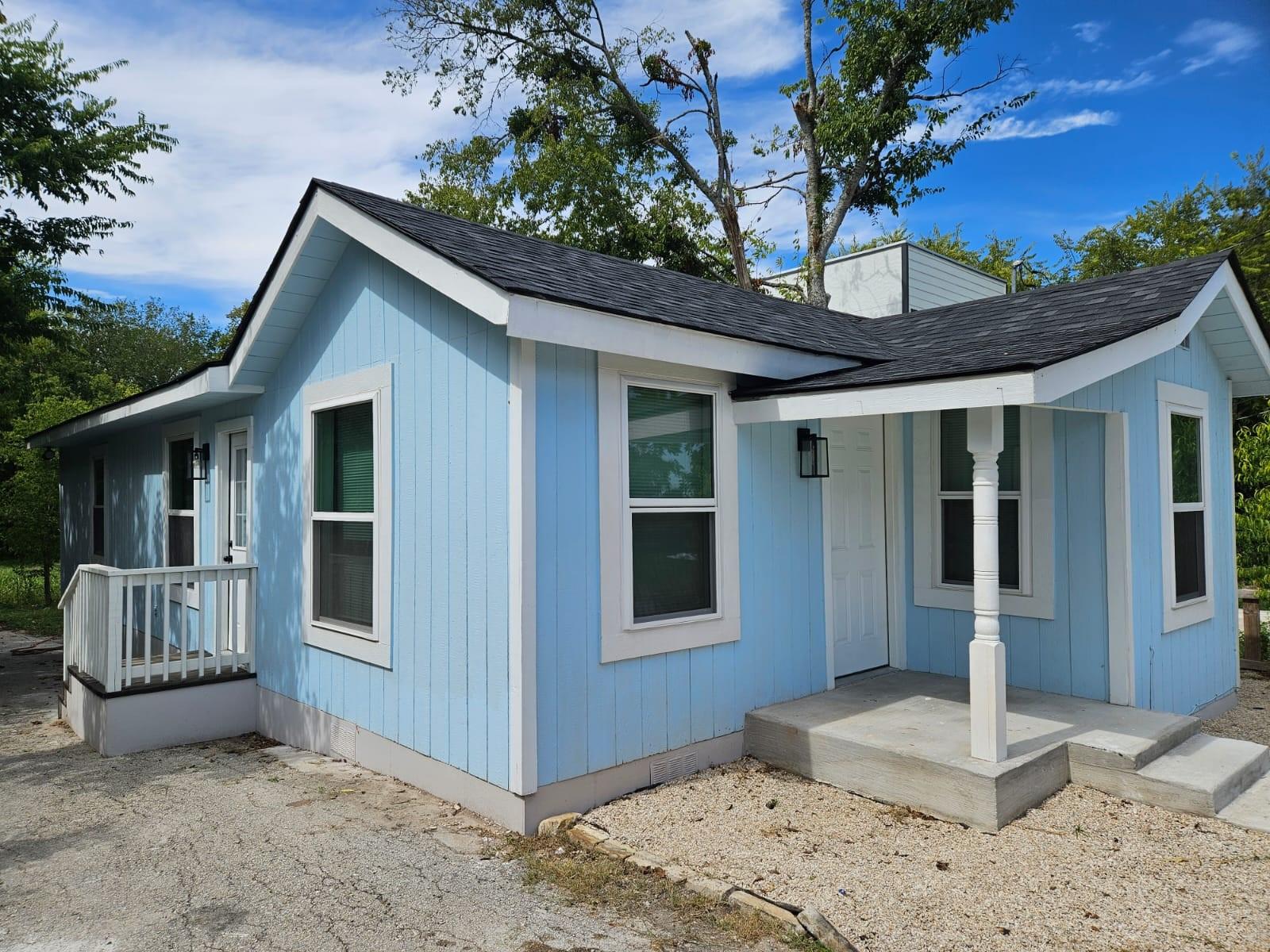 815 Chihuahua St Property Photo 2