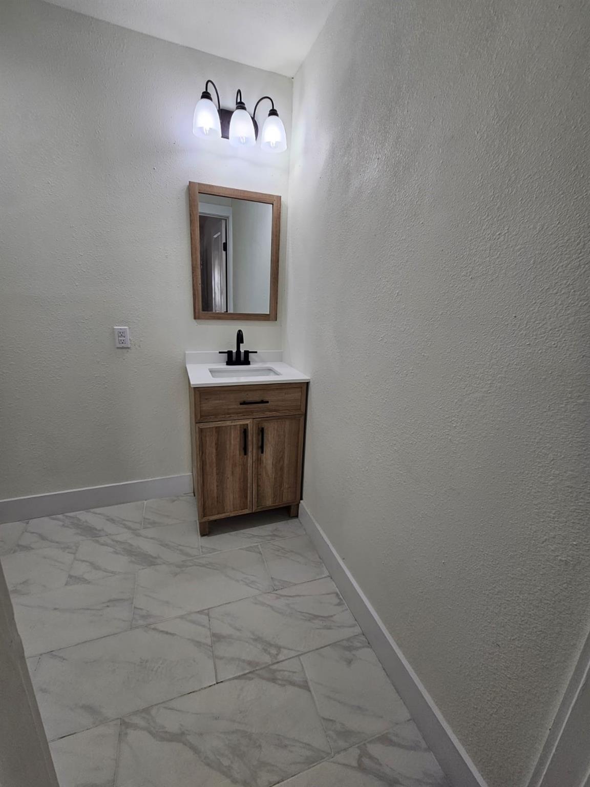 815 Chihuahua St Property Photo 16