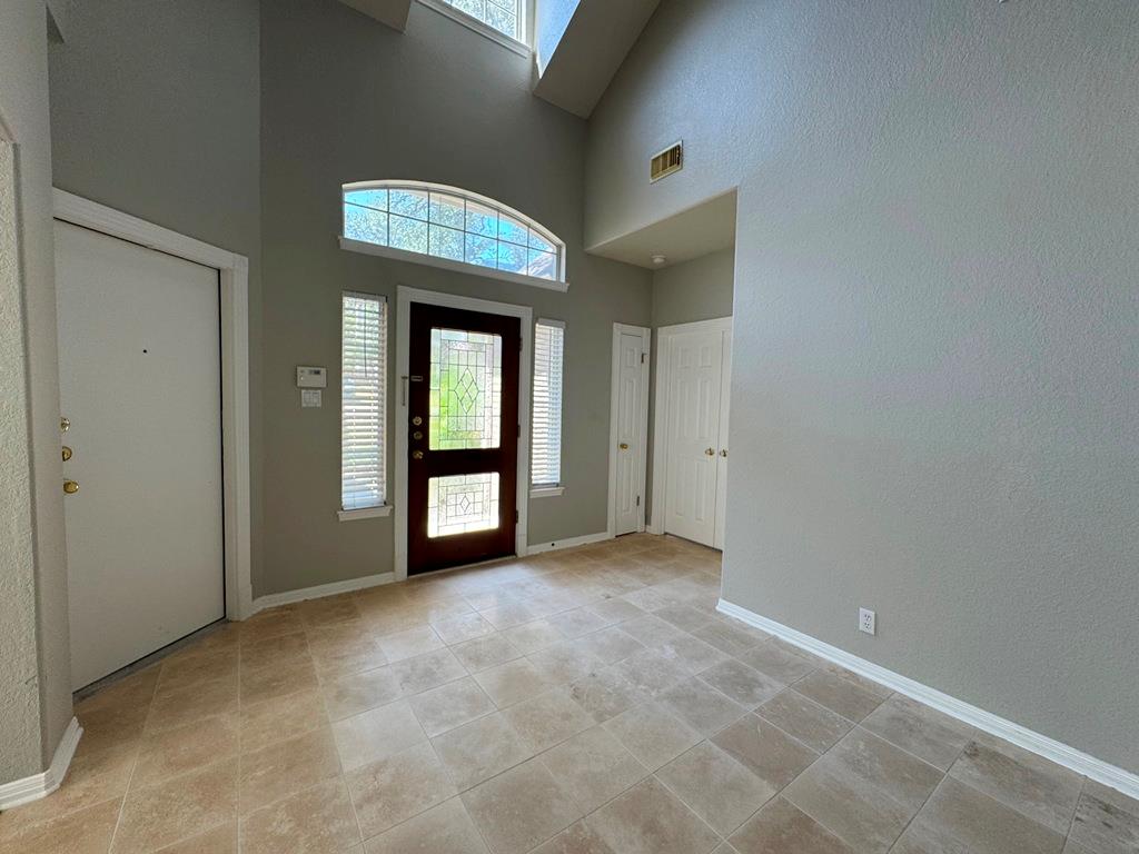 5844 Back Bay Ln Property Photo 2