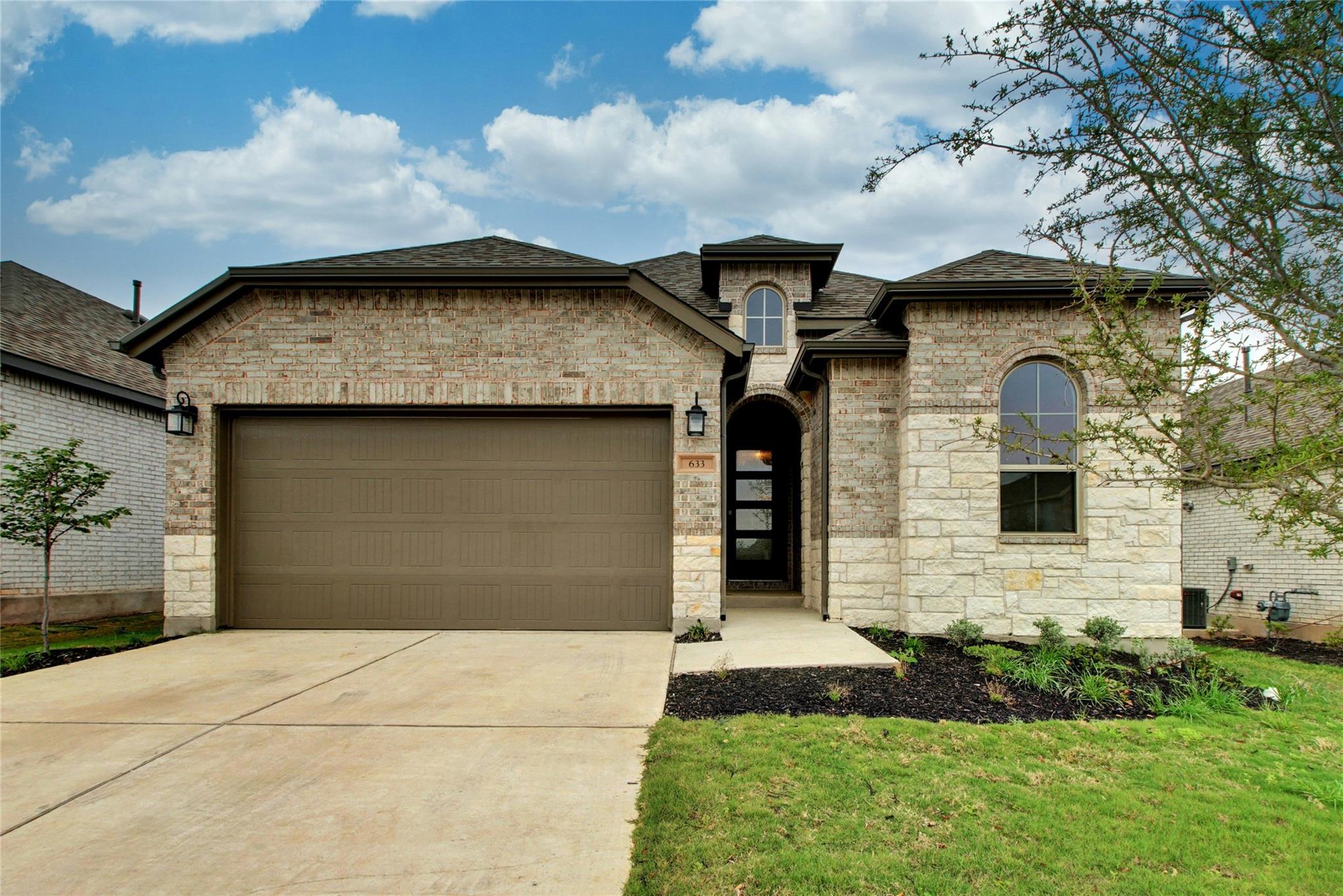 633 Pecan Bottom Trl Property Photo 1