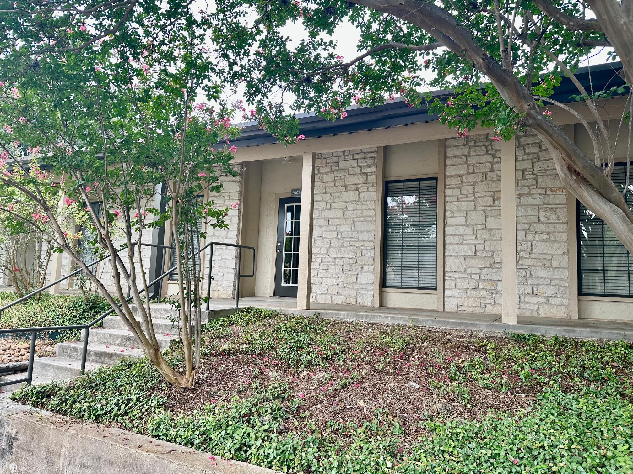 2001 Medical Pkwy #c Property Photo 2