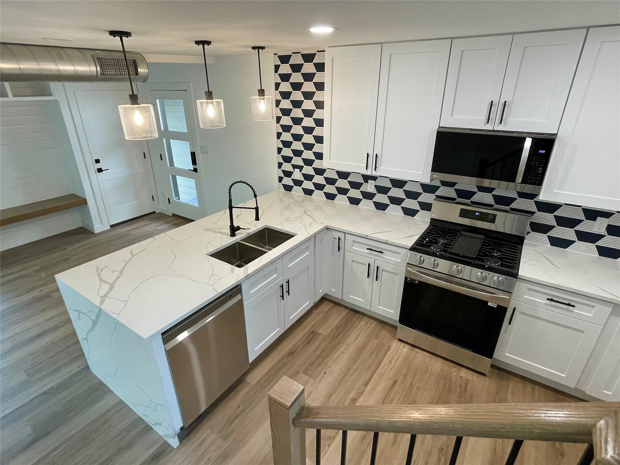2896102 Property Photo 3