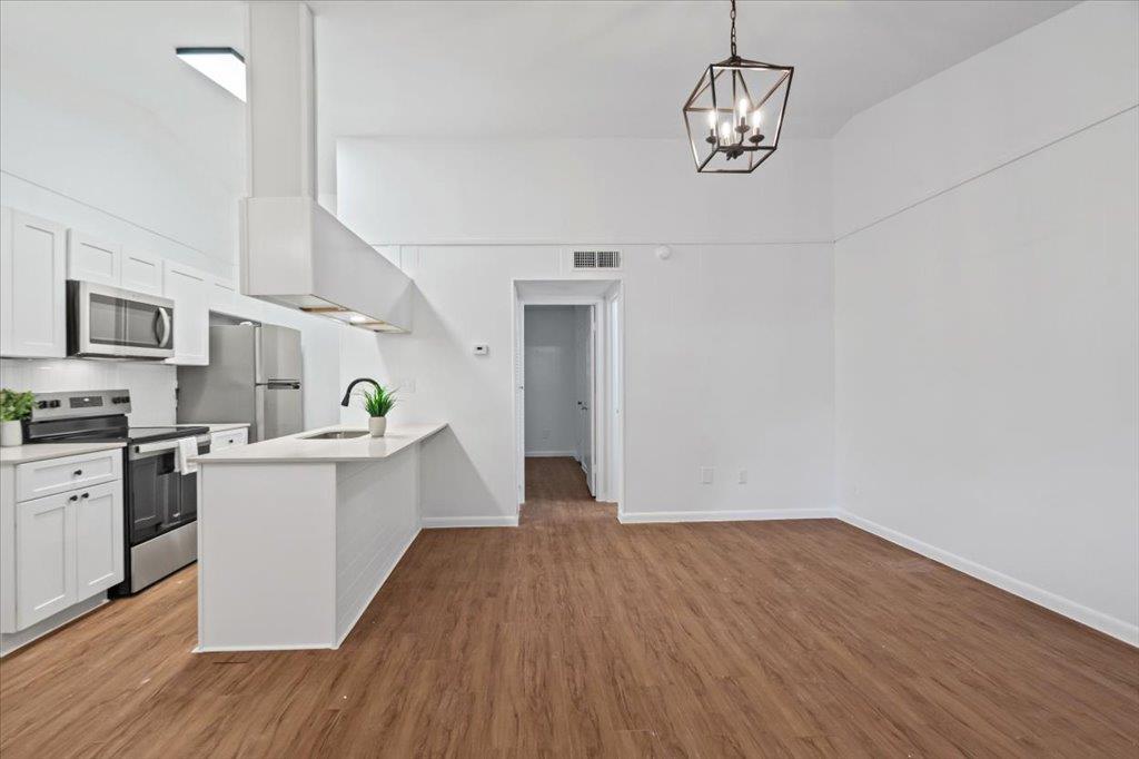 3704 Speedway None #203 Property Photo 3
