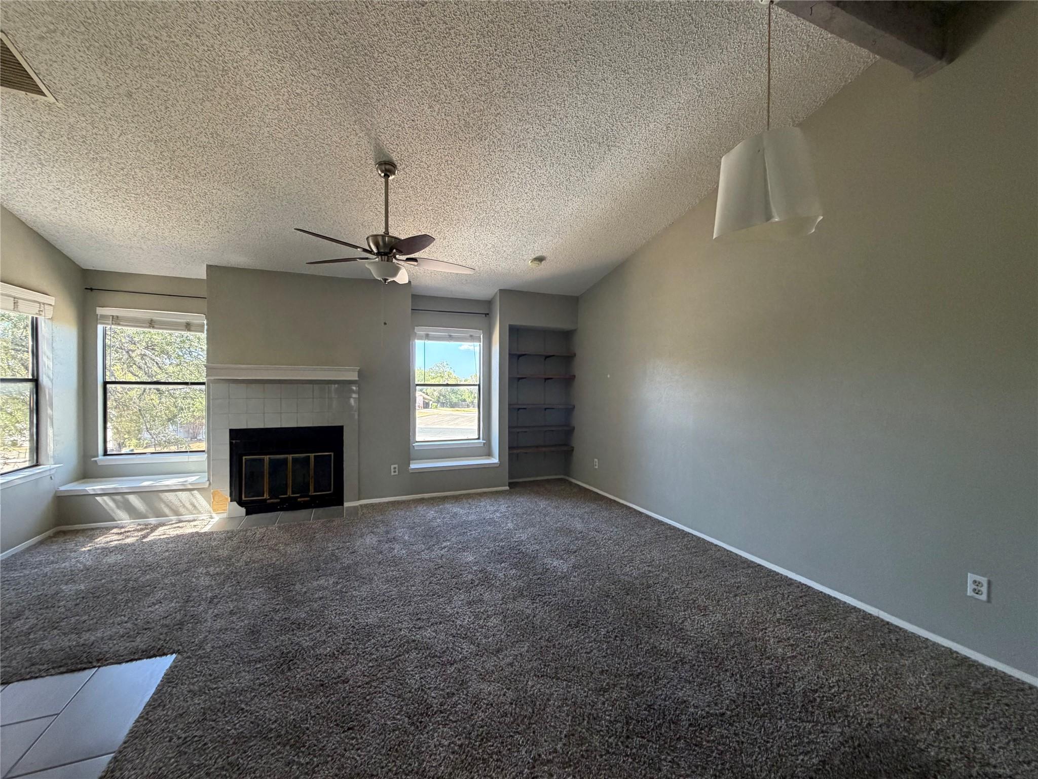 5305 Indio Cv #d Property Photo 1