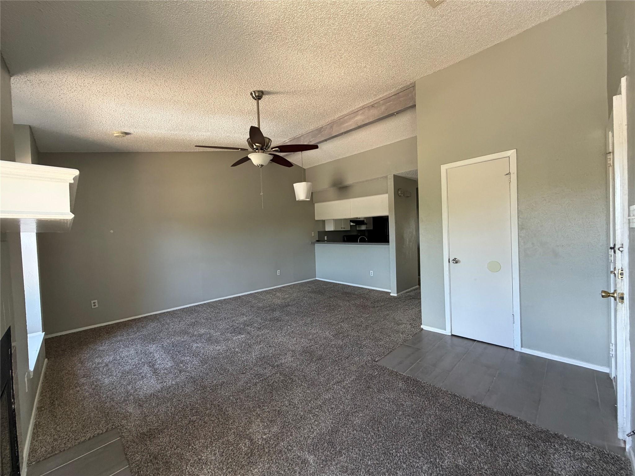 5305 Indio Cv #d Property Photo 3