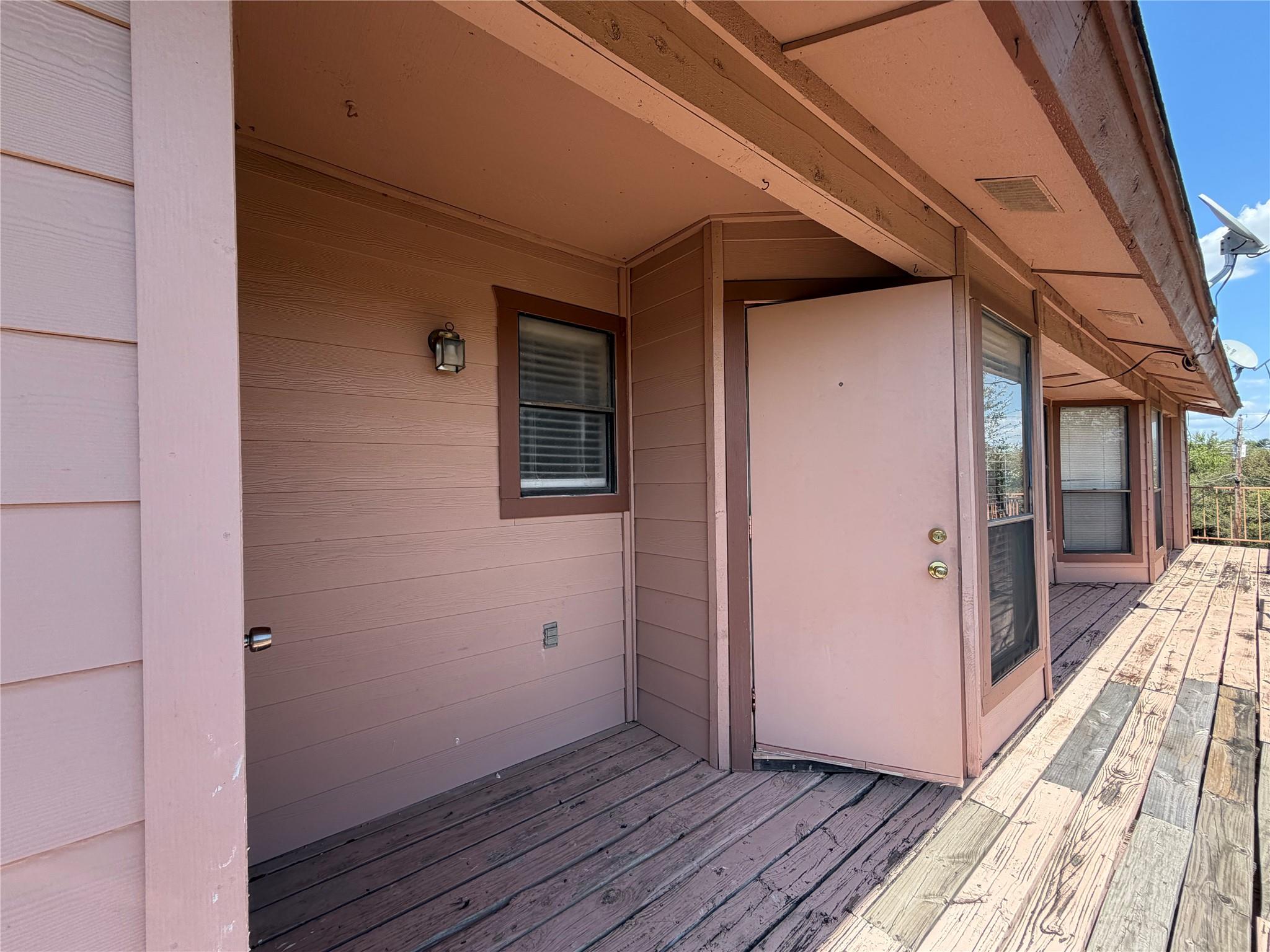 5305 Indio Cv #d Property Photo 17