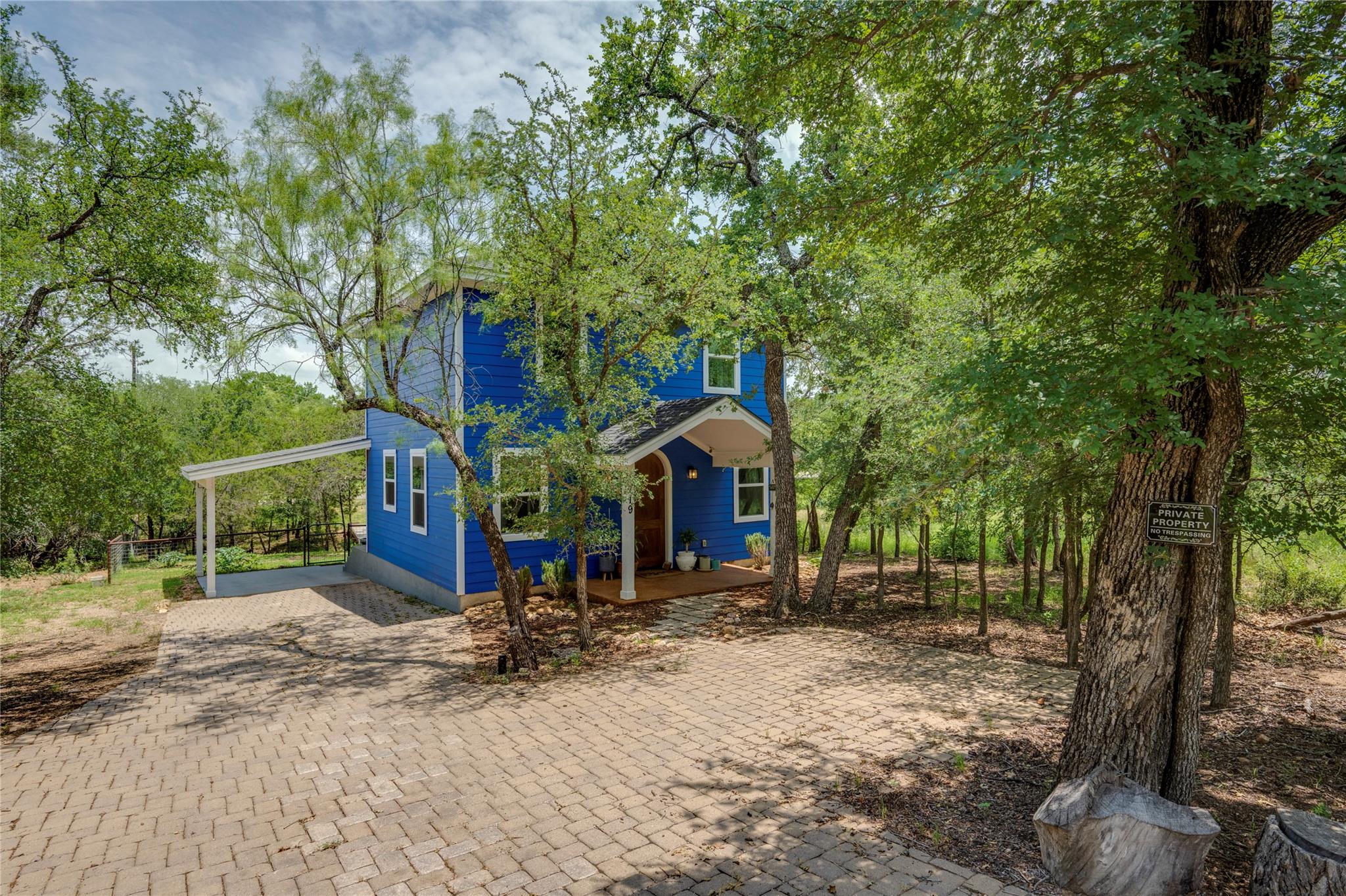 719 Birch Ln Property Photo 1