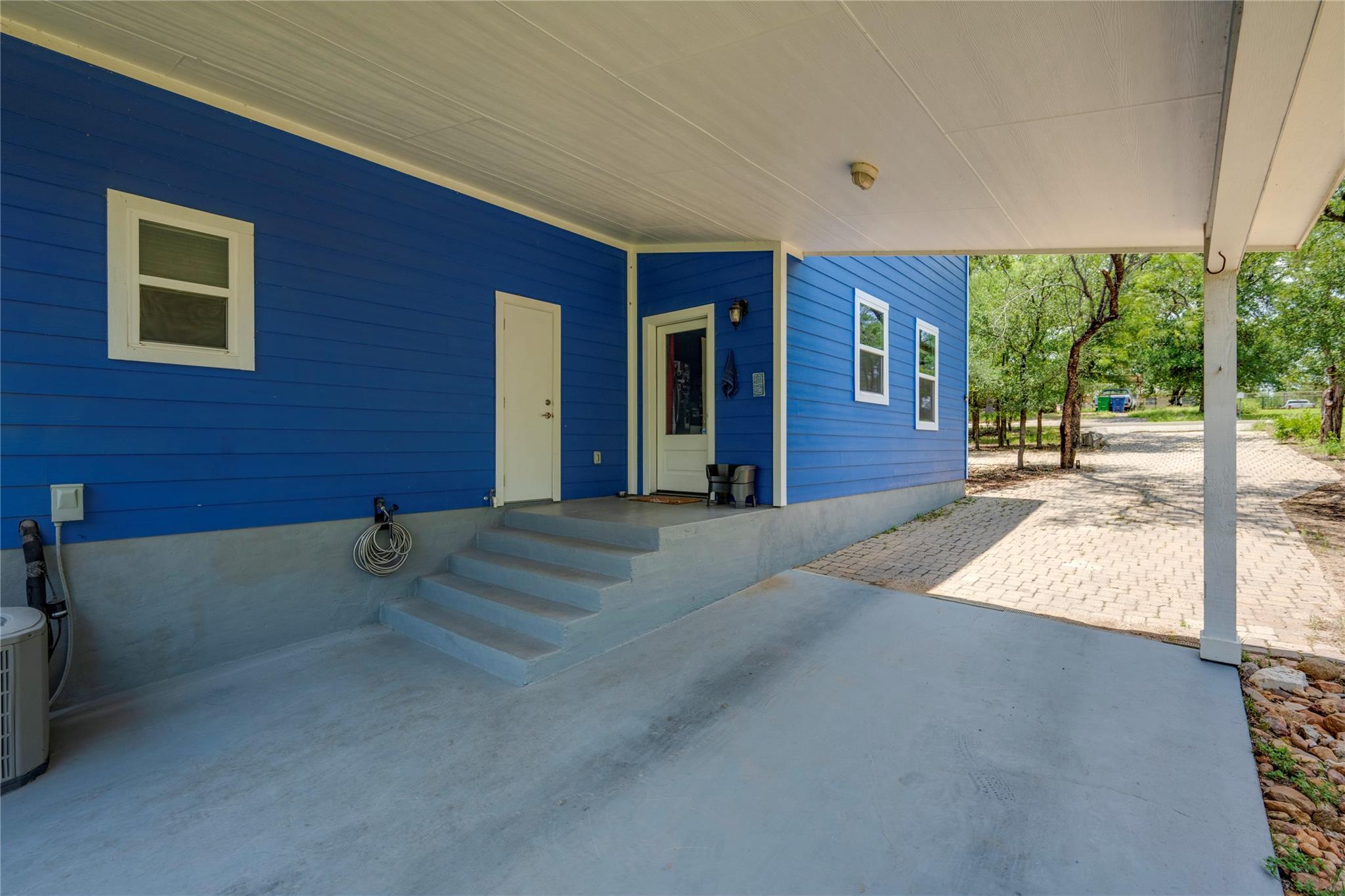 719 Birch Ln Property Photo 17