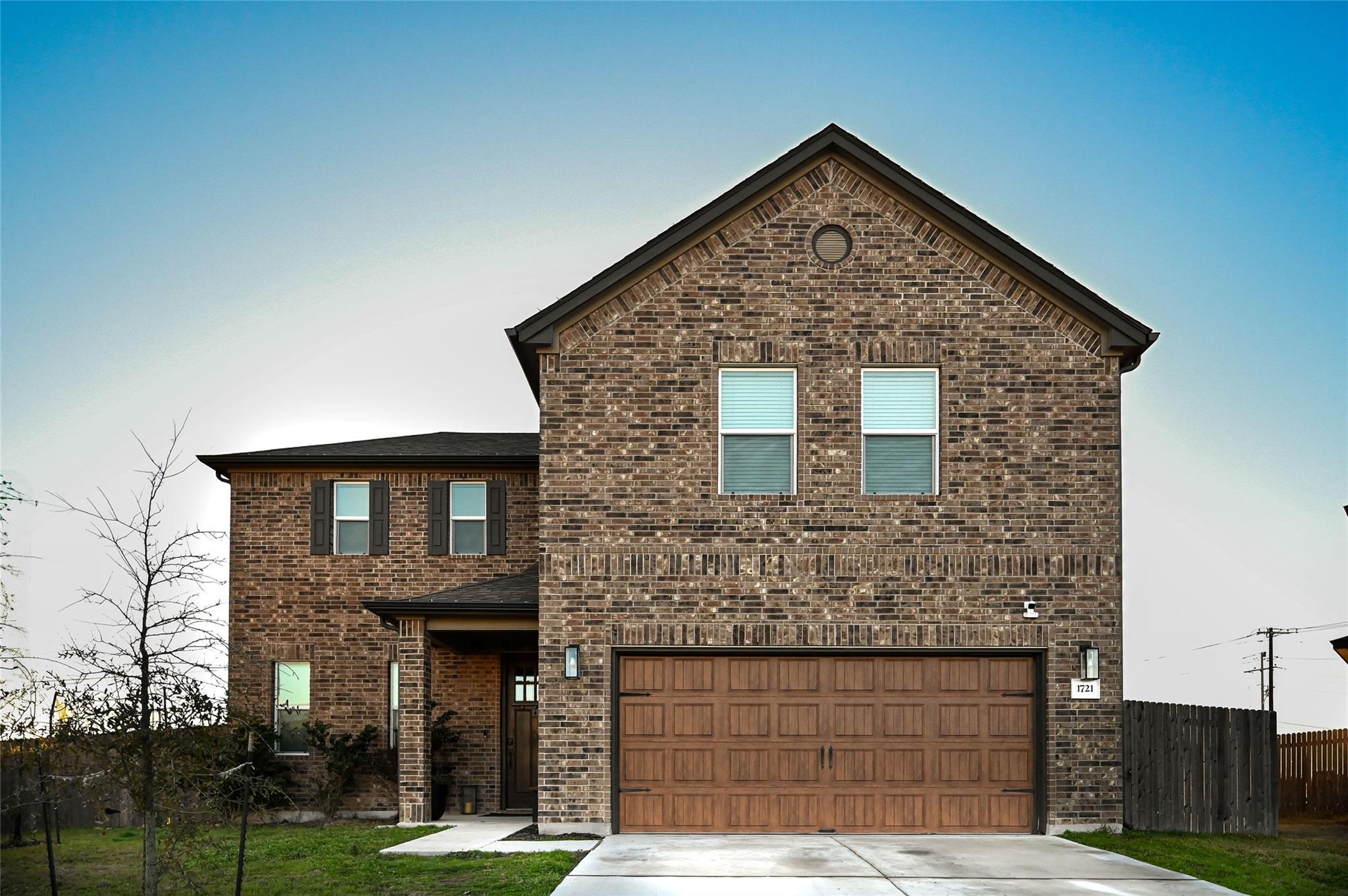 1721 Foxglove Cir Property Photo