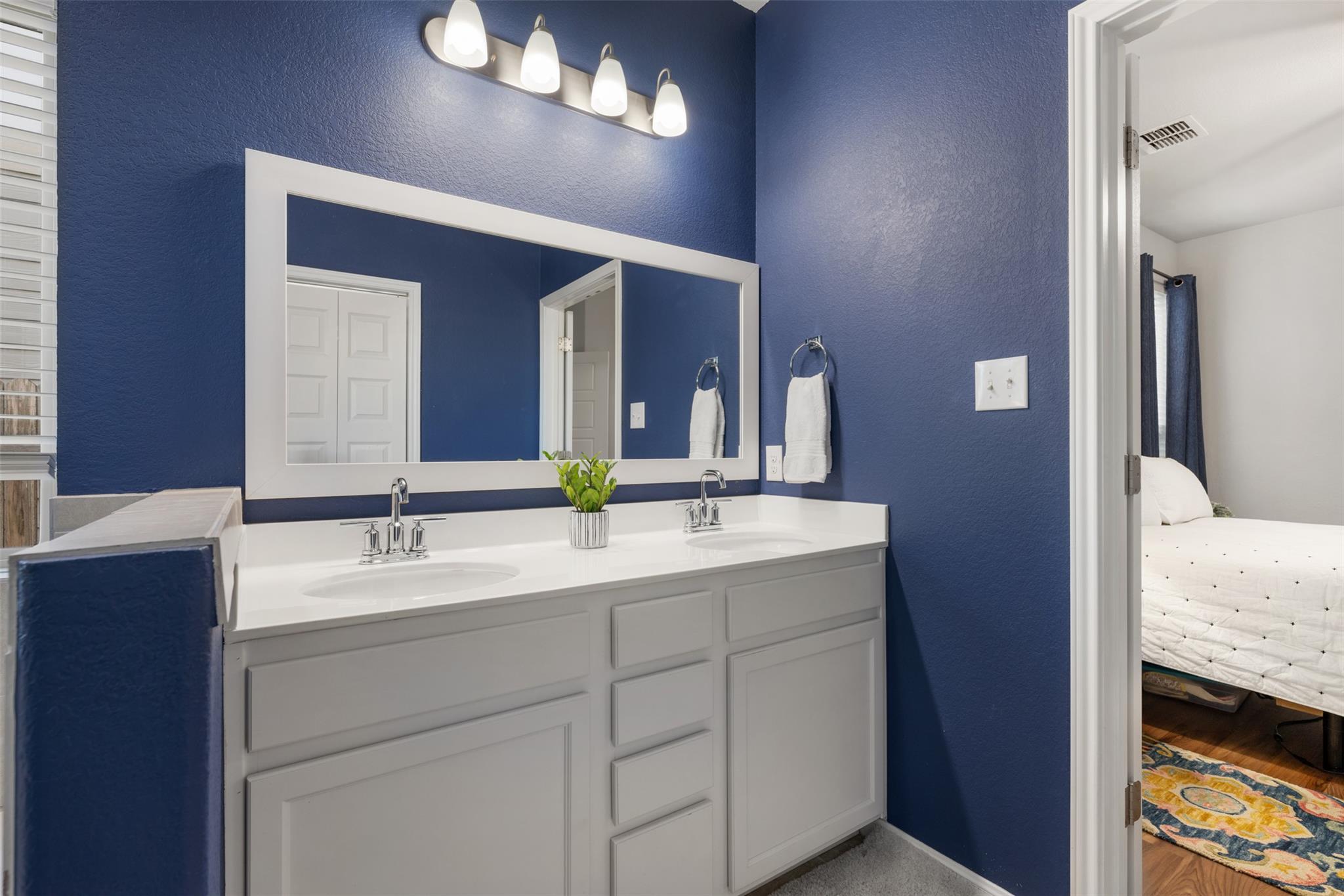 1404 Jenkins Bnd #11 Property Photo 24