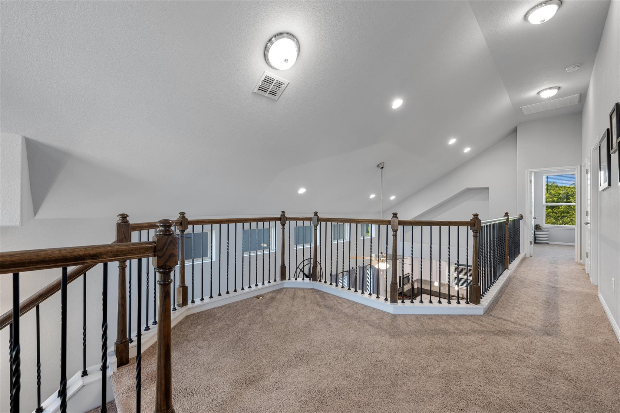 1404 Jenkins Bnd #11 Property Photo 27