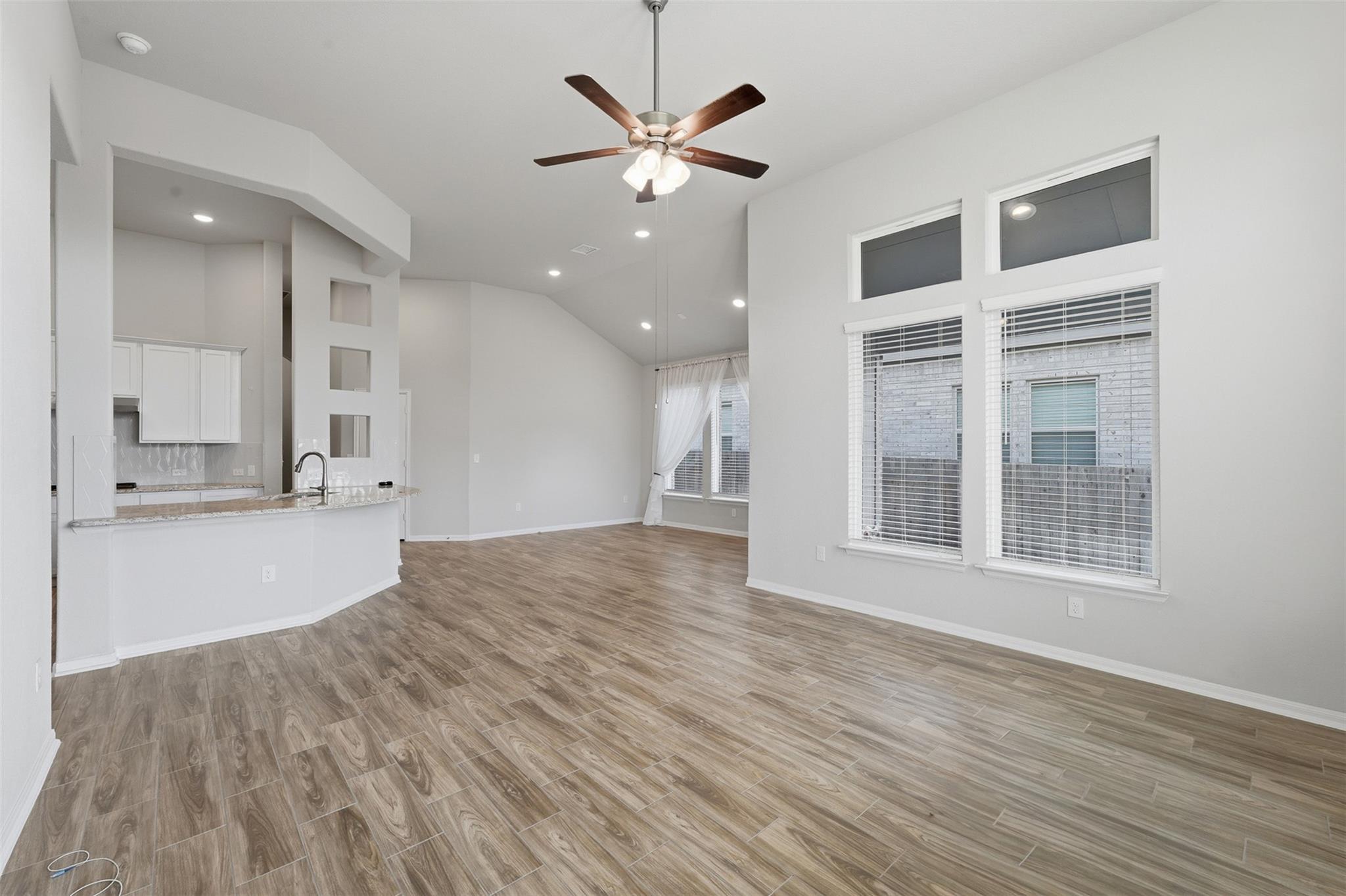 369 Durian Loop Property Photo 10