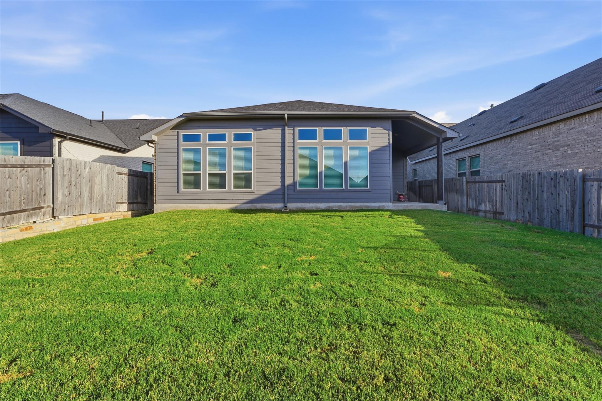 369 Durian Loop Property Photo 34