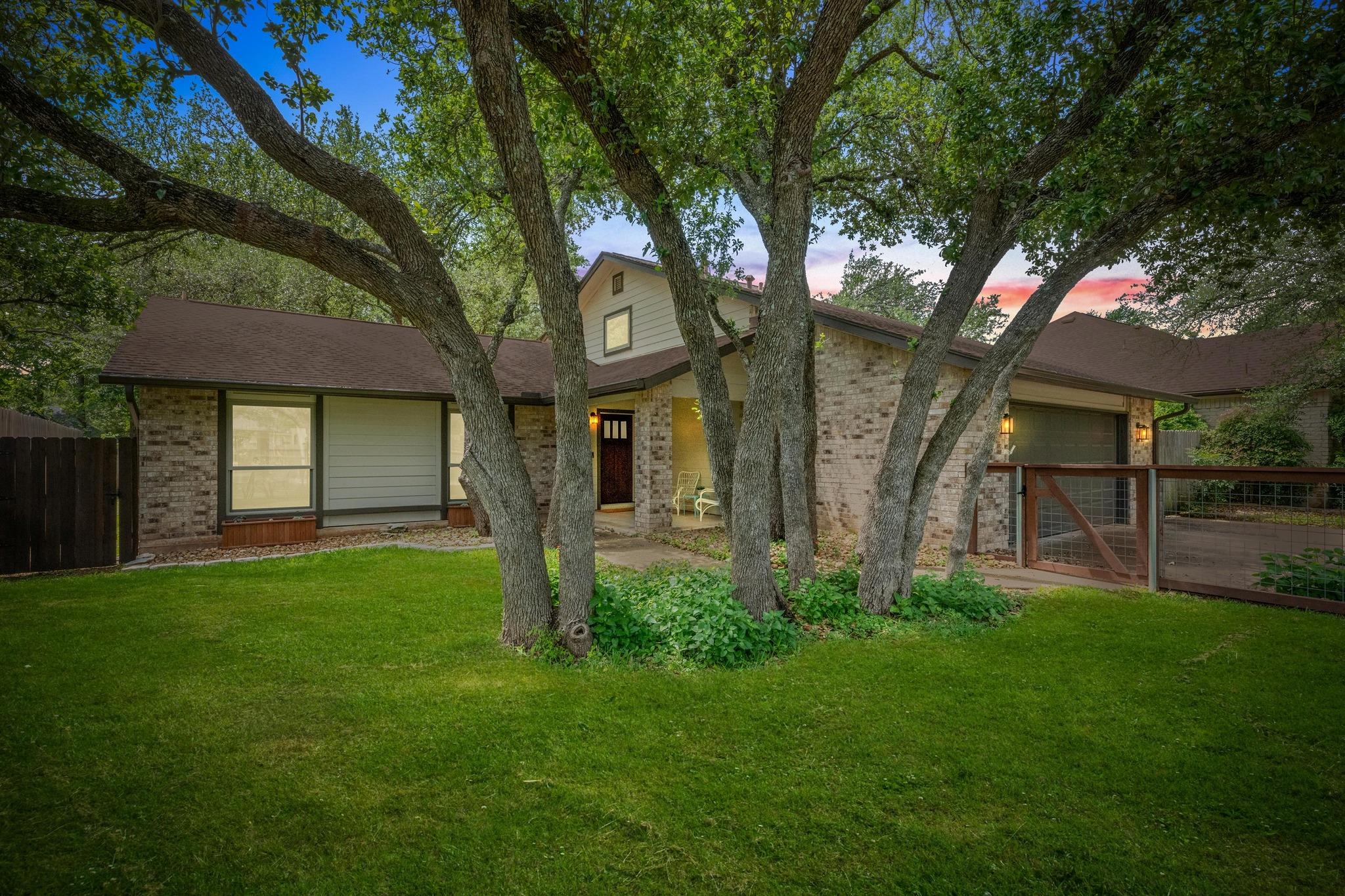 9203 Amanda Dr Property Photo 1
