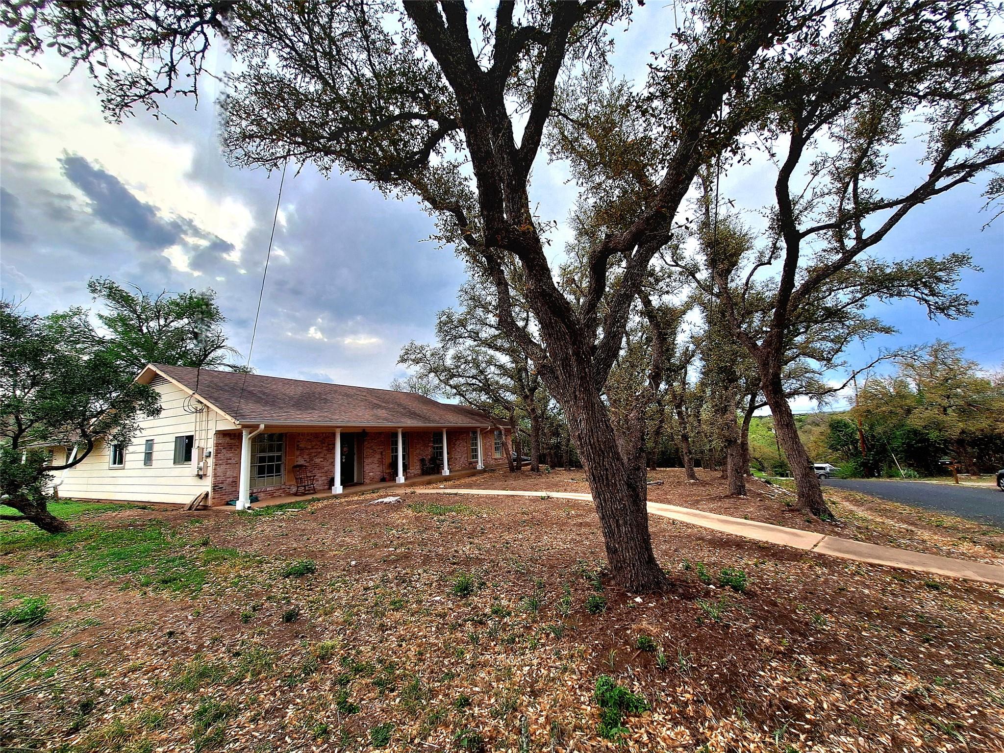 9011 Dorella Ln Property Photo 1