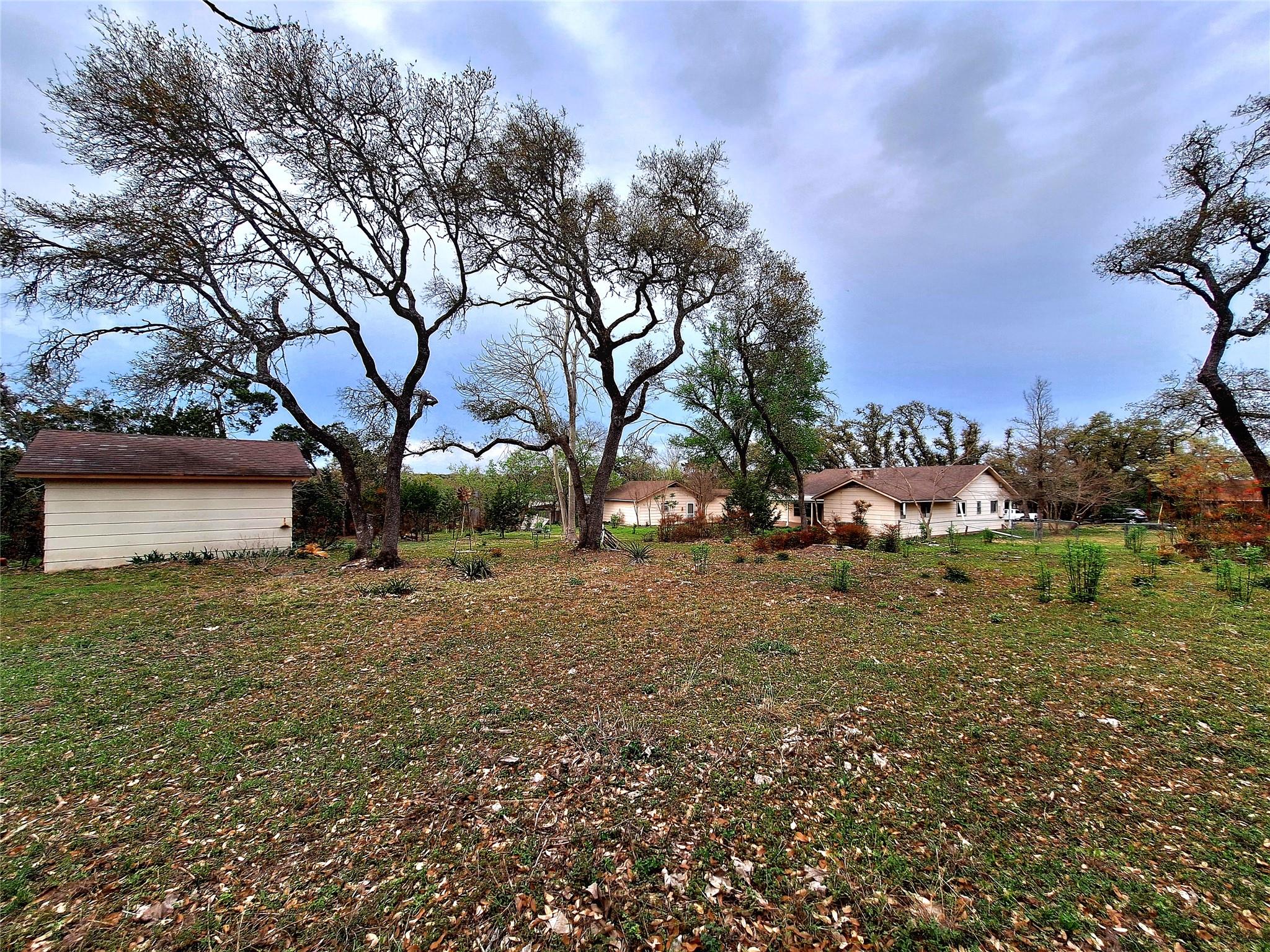 9011 Dorella Ln Property Photo 5