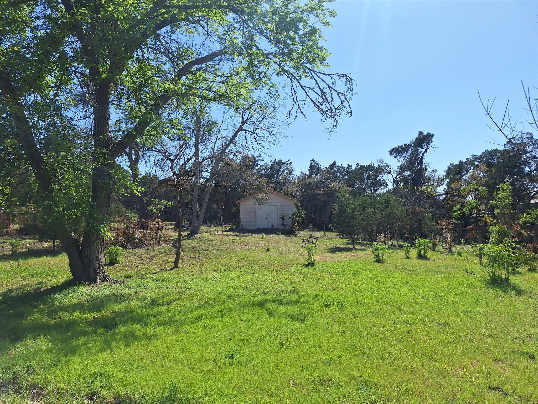 9011 Dorella Ln Property Photo 6