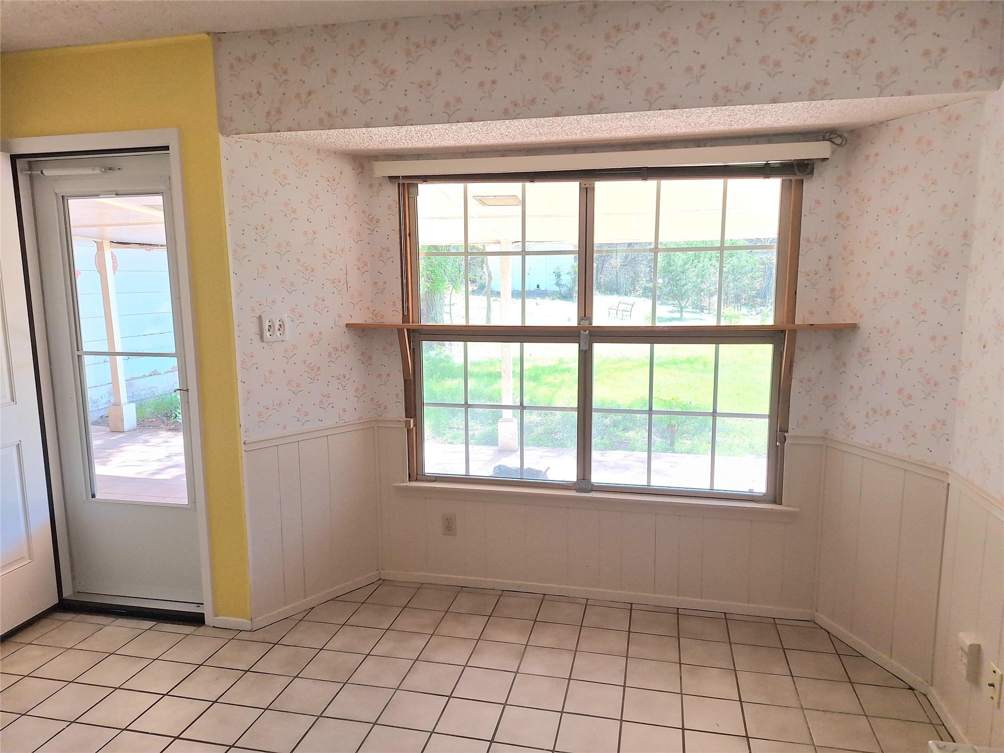 9011 Dorella Ln Property Photo 16