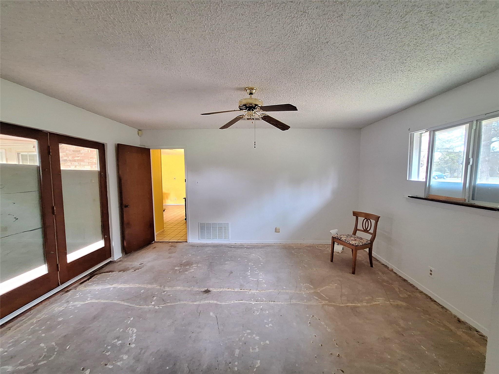 9011 Dorella Ln Property Photo 25