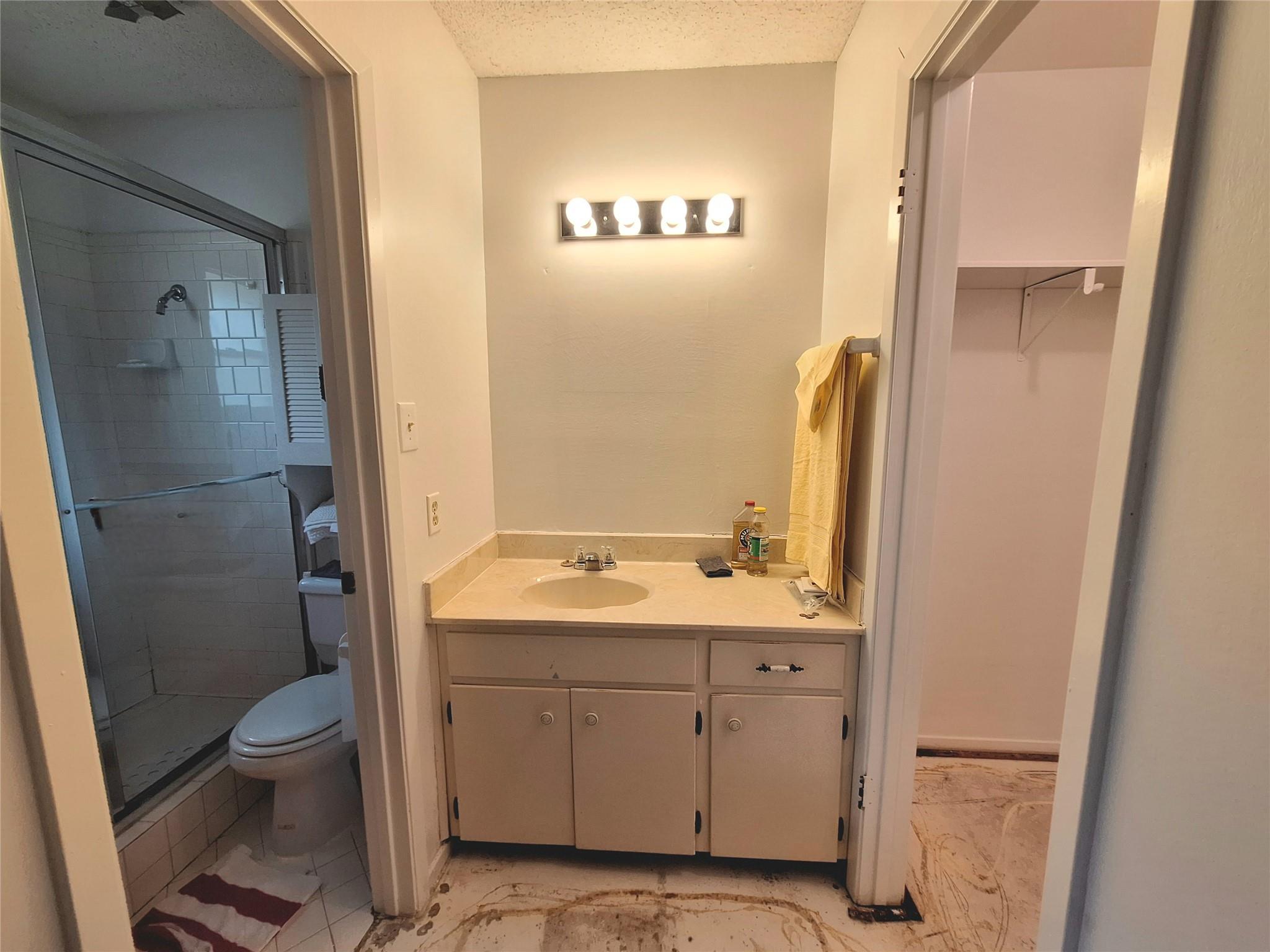 9011 Dorella Ln Property Photo 26