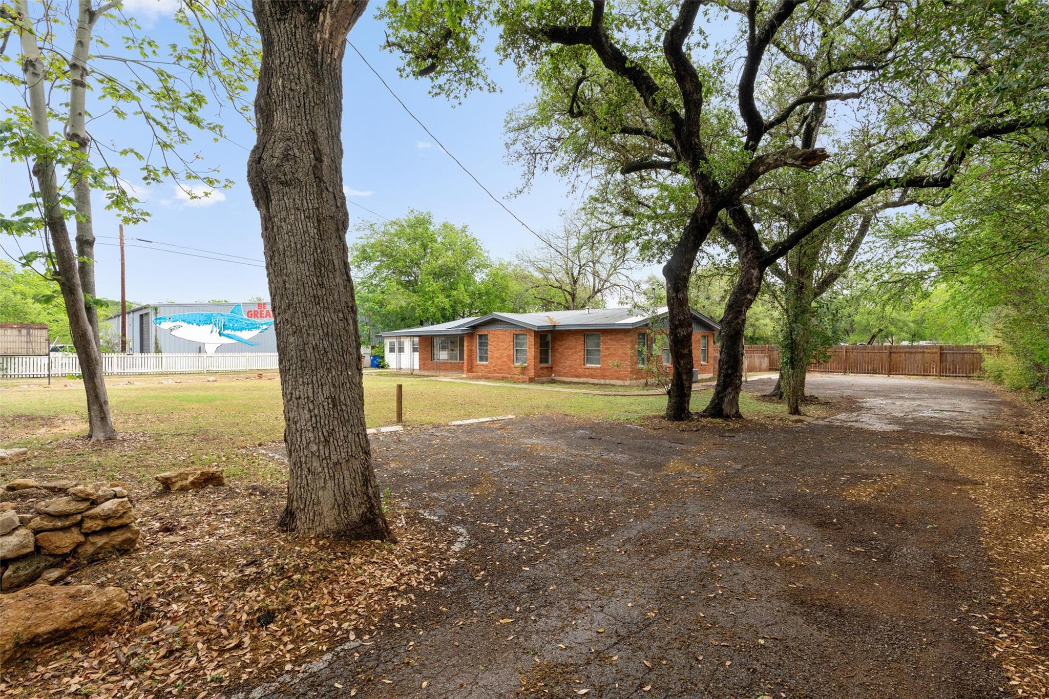 10205 Old Menchaca Rd Property Photo 2