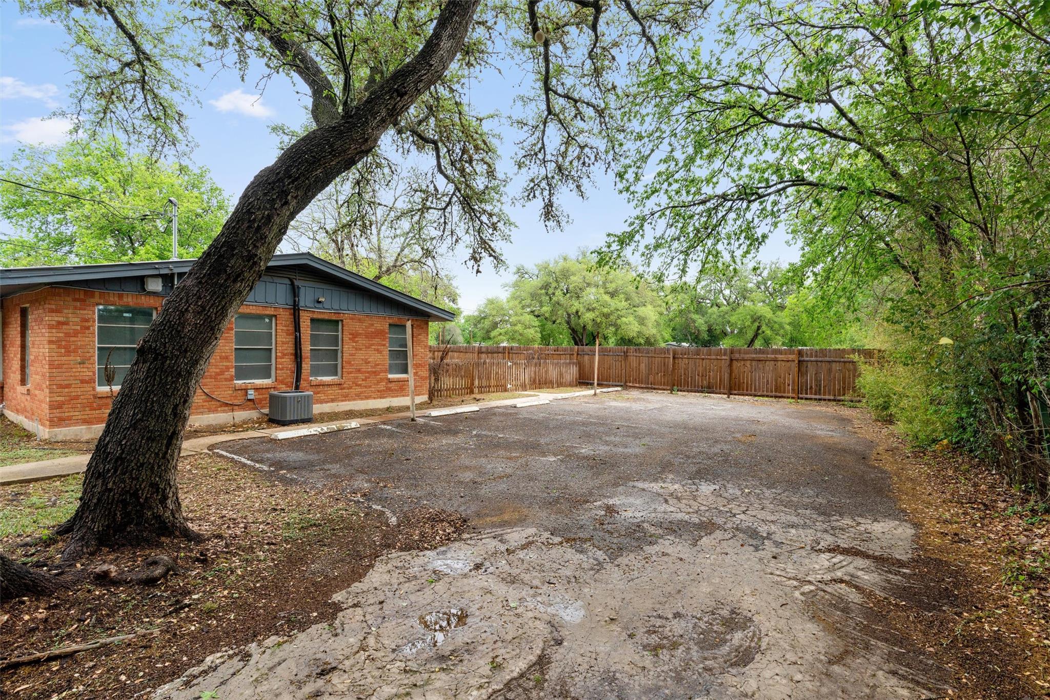 10205 Old Menchaca Rd Property Photo 3