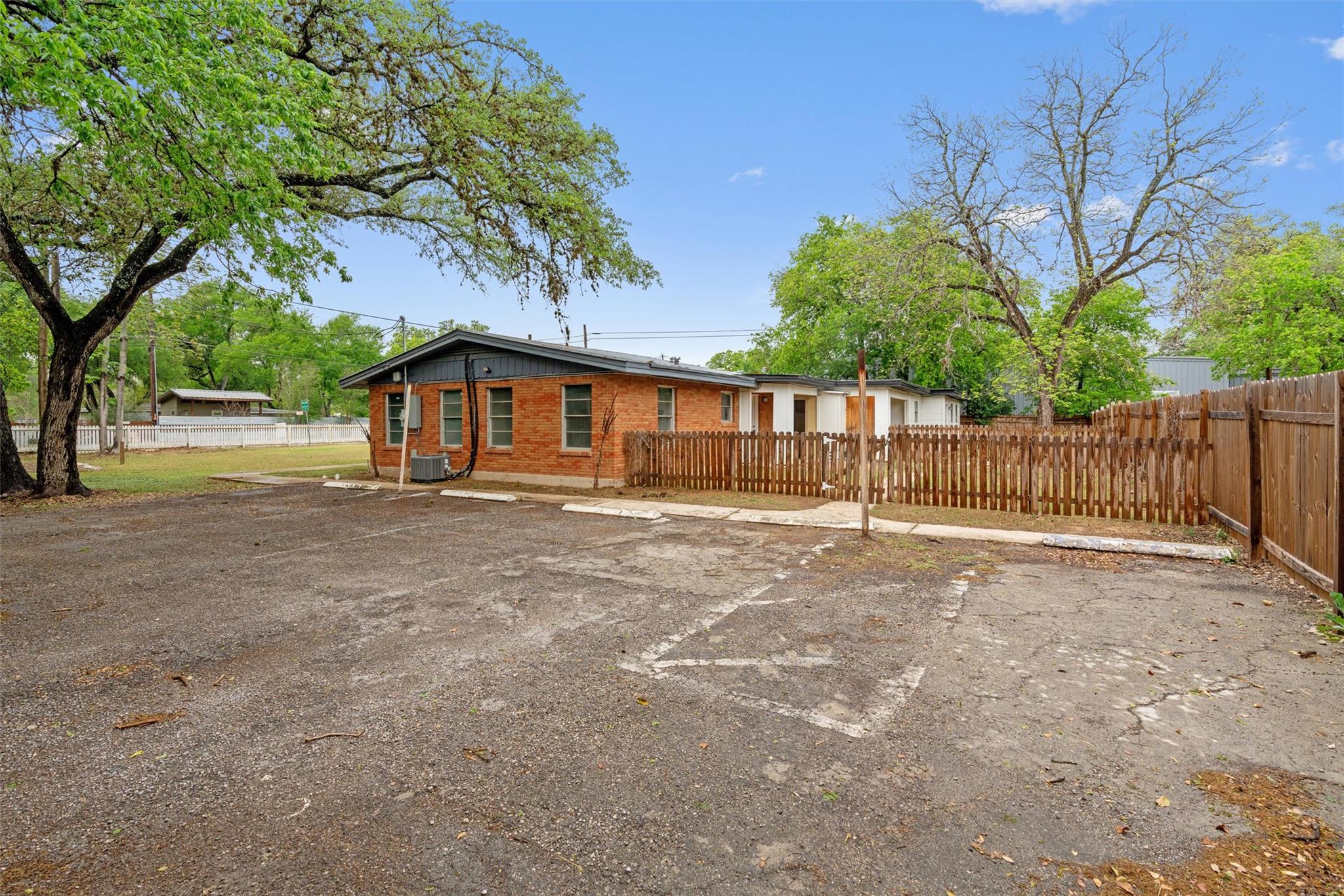 10205 Old Menchaca Rd Property Photo 4