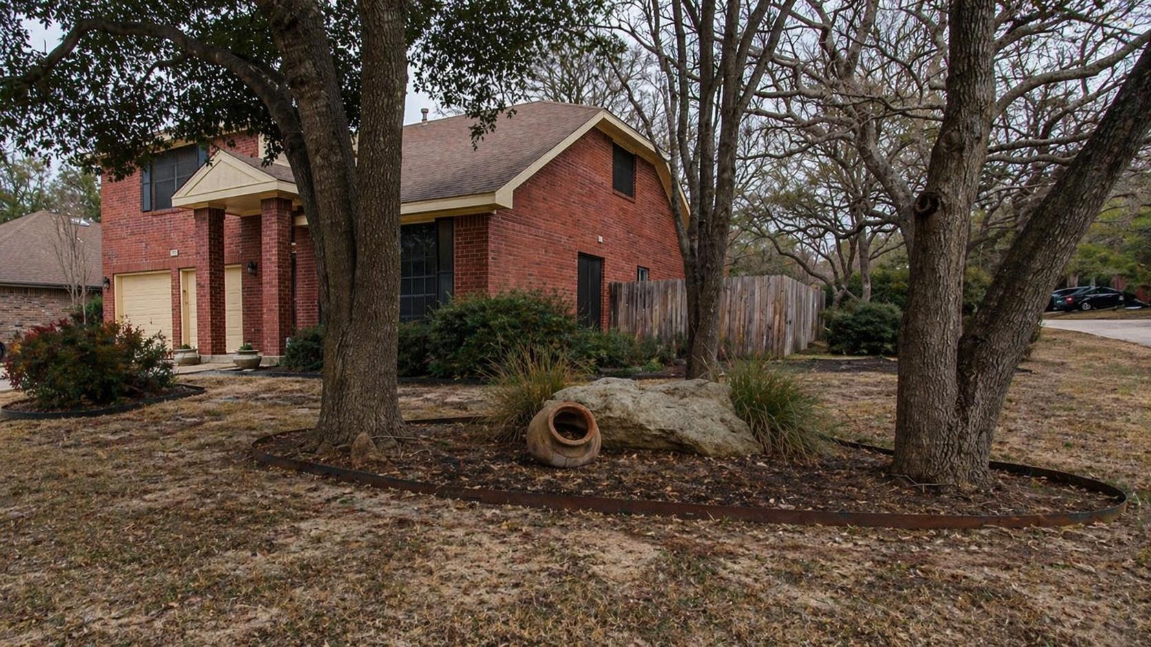 12900 Medina River Way Property Photo 2
