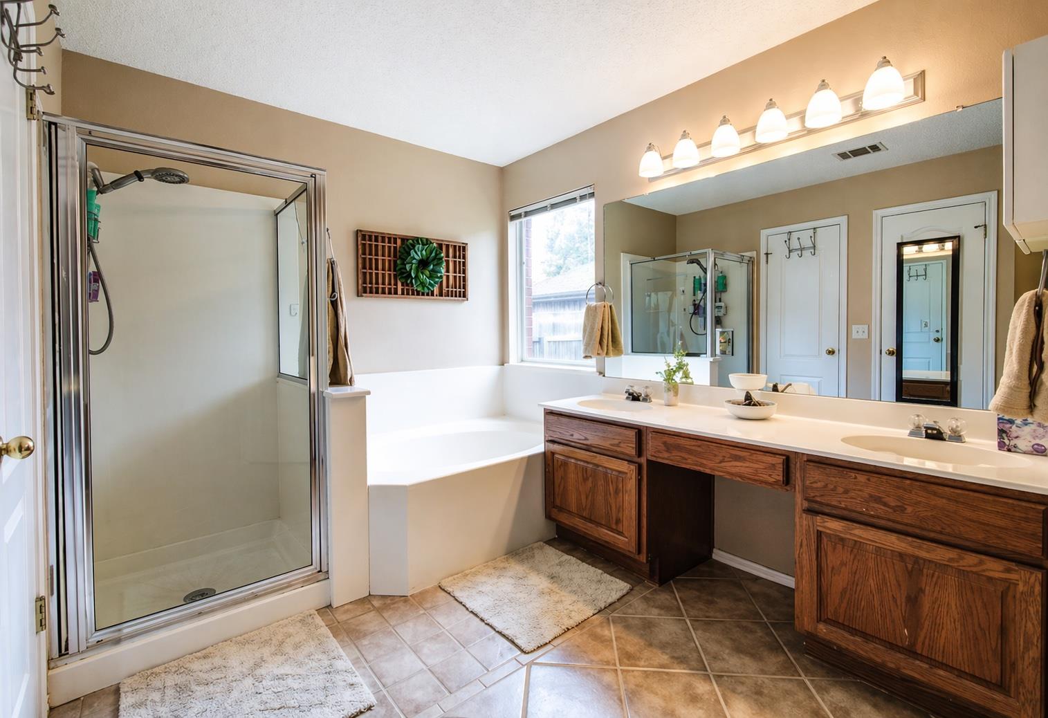 12900 Medina River Way Property Photo 12