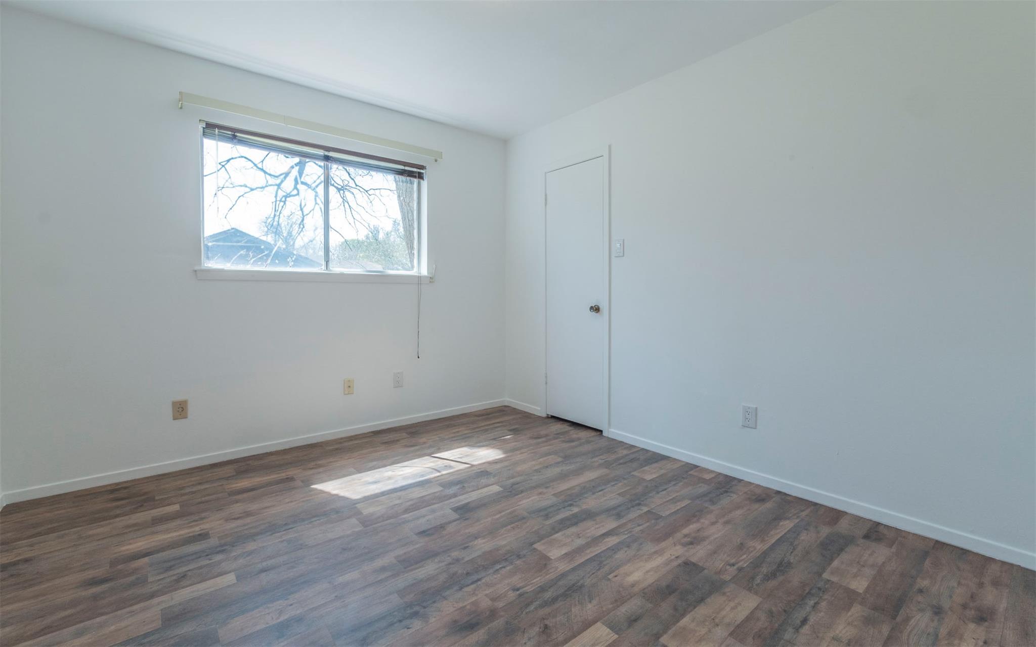 6903-6905 Crystalbrook Dr Property Photo 17