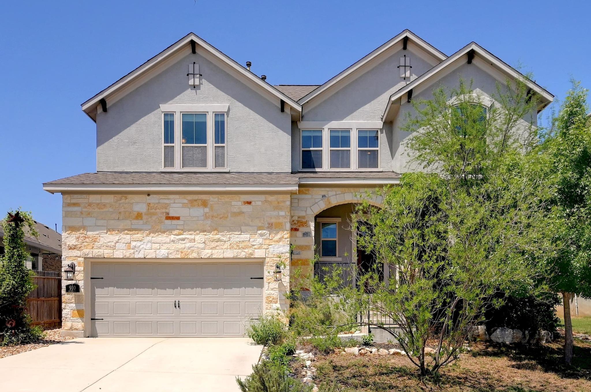 910 Hi Path Way Property Photo 1