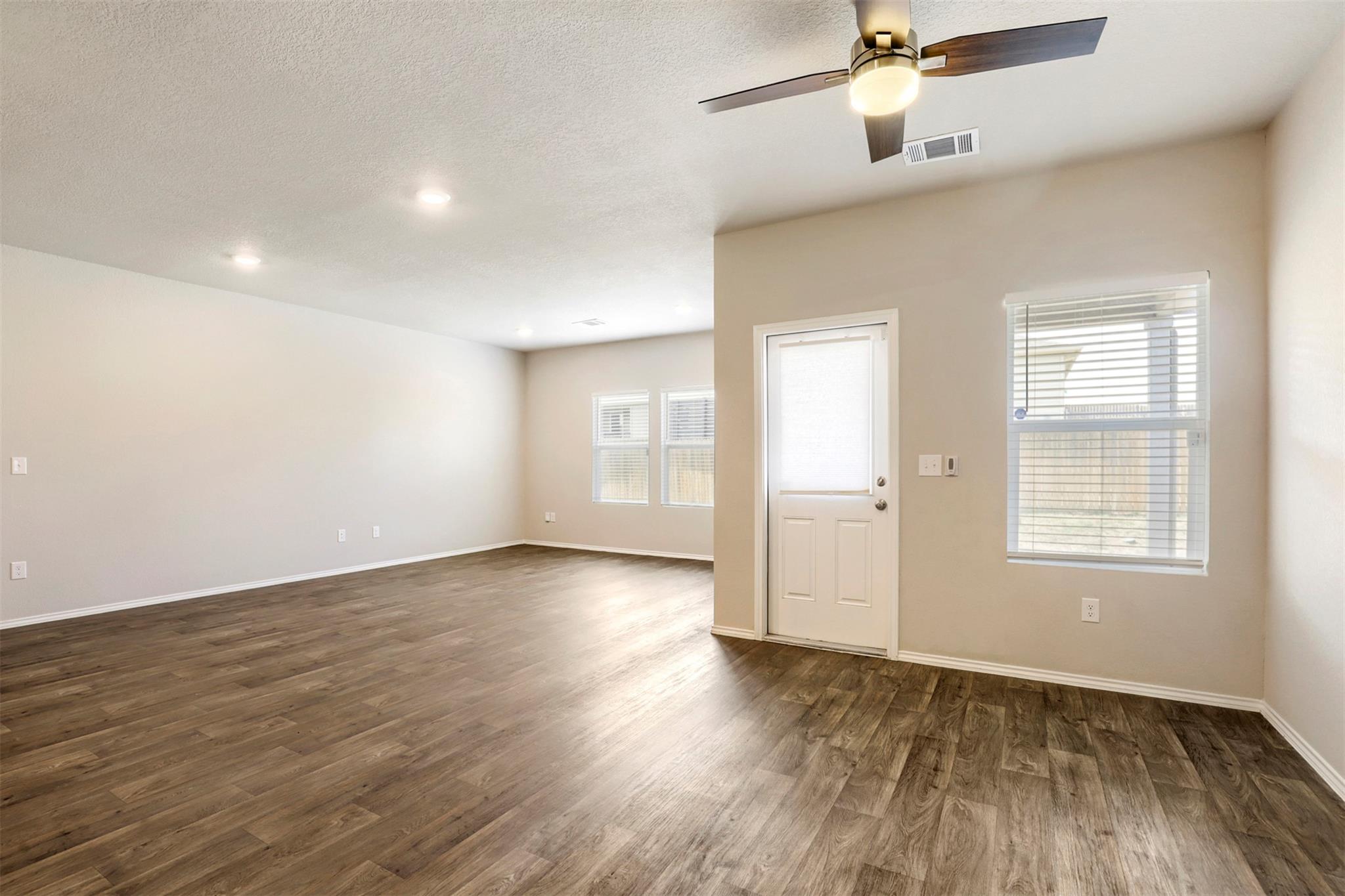 15005 Upland Willow Rd Property Photo 9