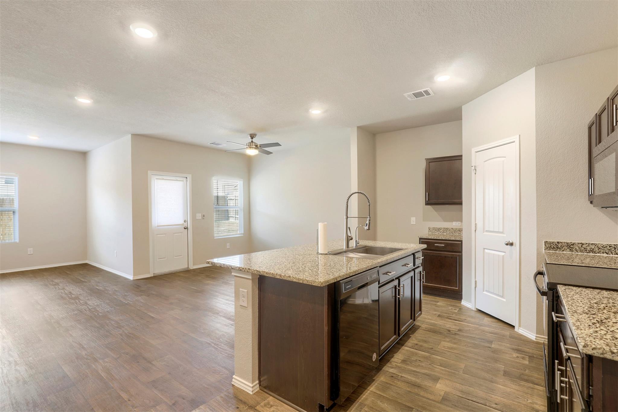15005 Upland Willow Rd Property Photo 10