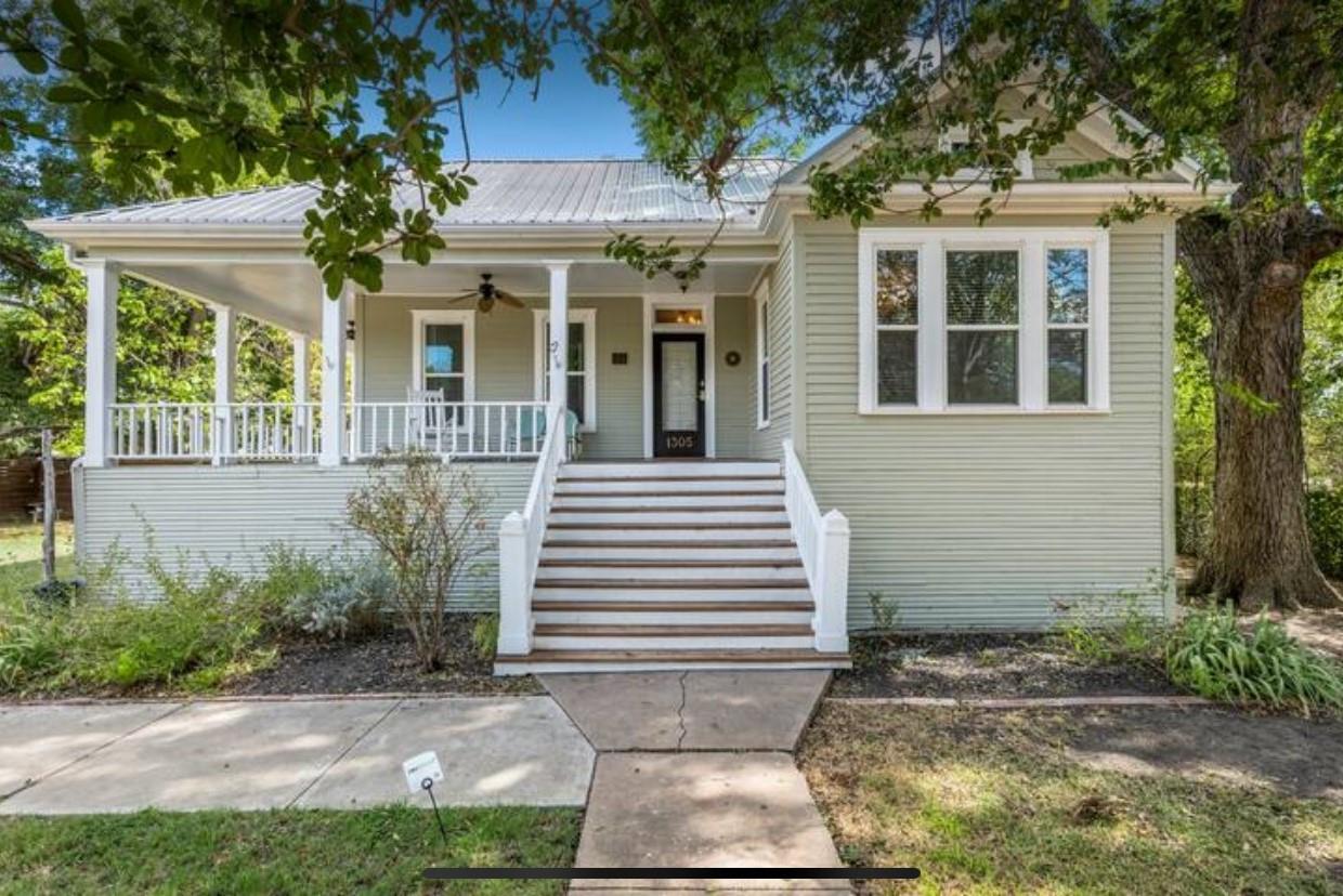 1305 Pine St Property Photo 1