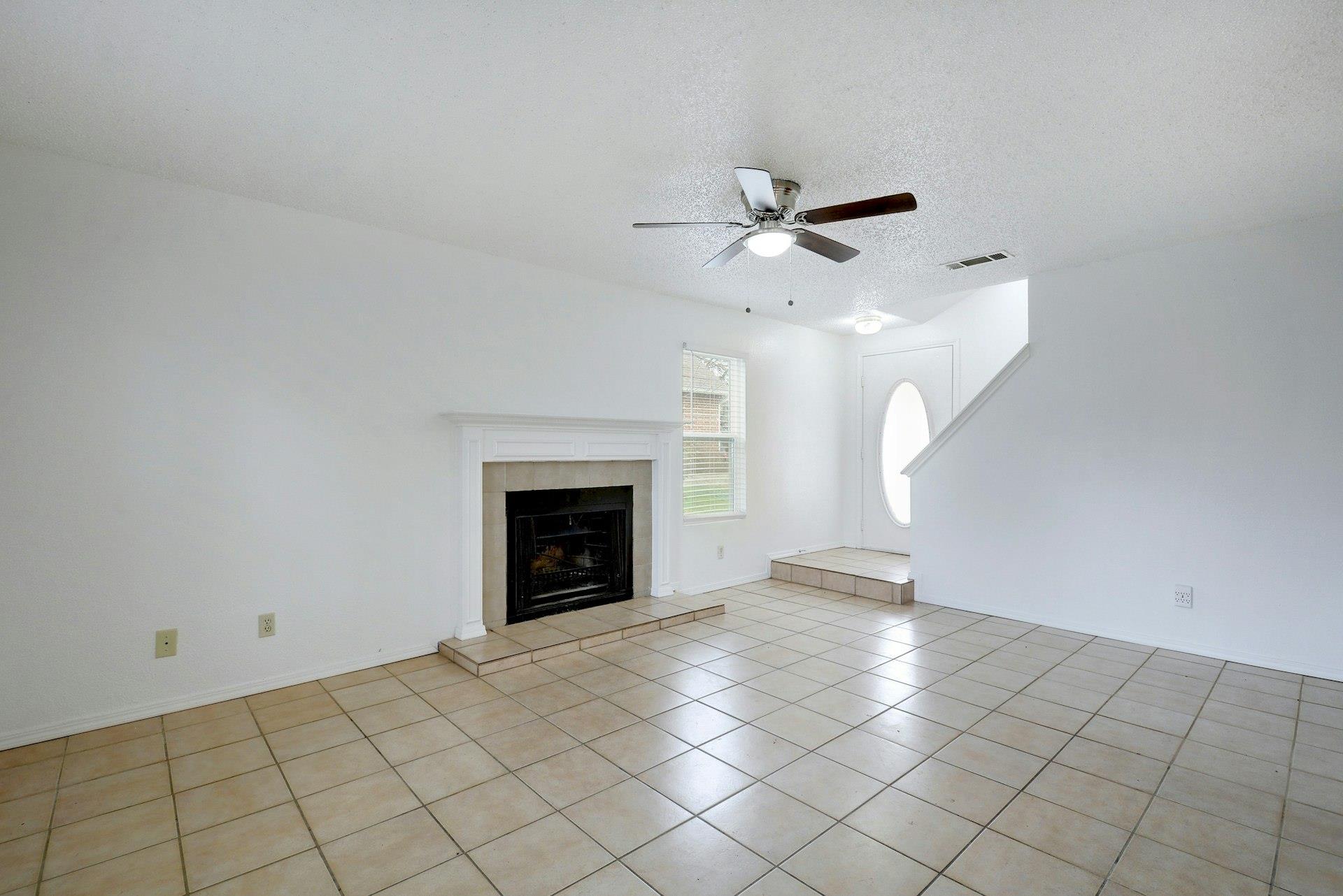 6102 Parkwood Dr Property Photo 5