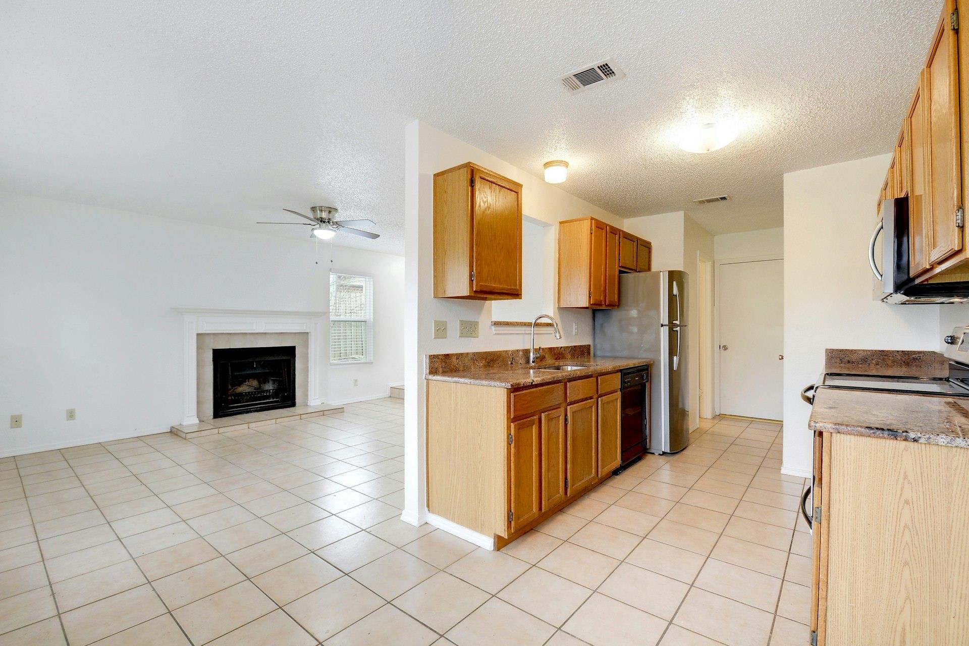6102 Parkwood Dr Property Photo 7