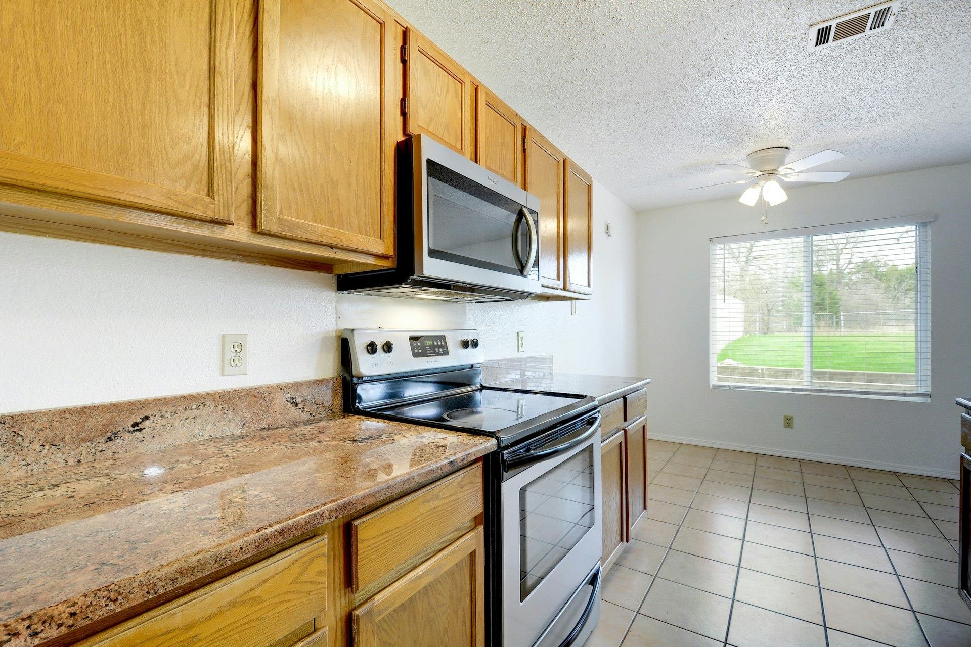 6102 Parkwood Dr Property Photo 10