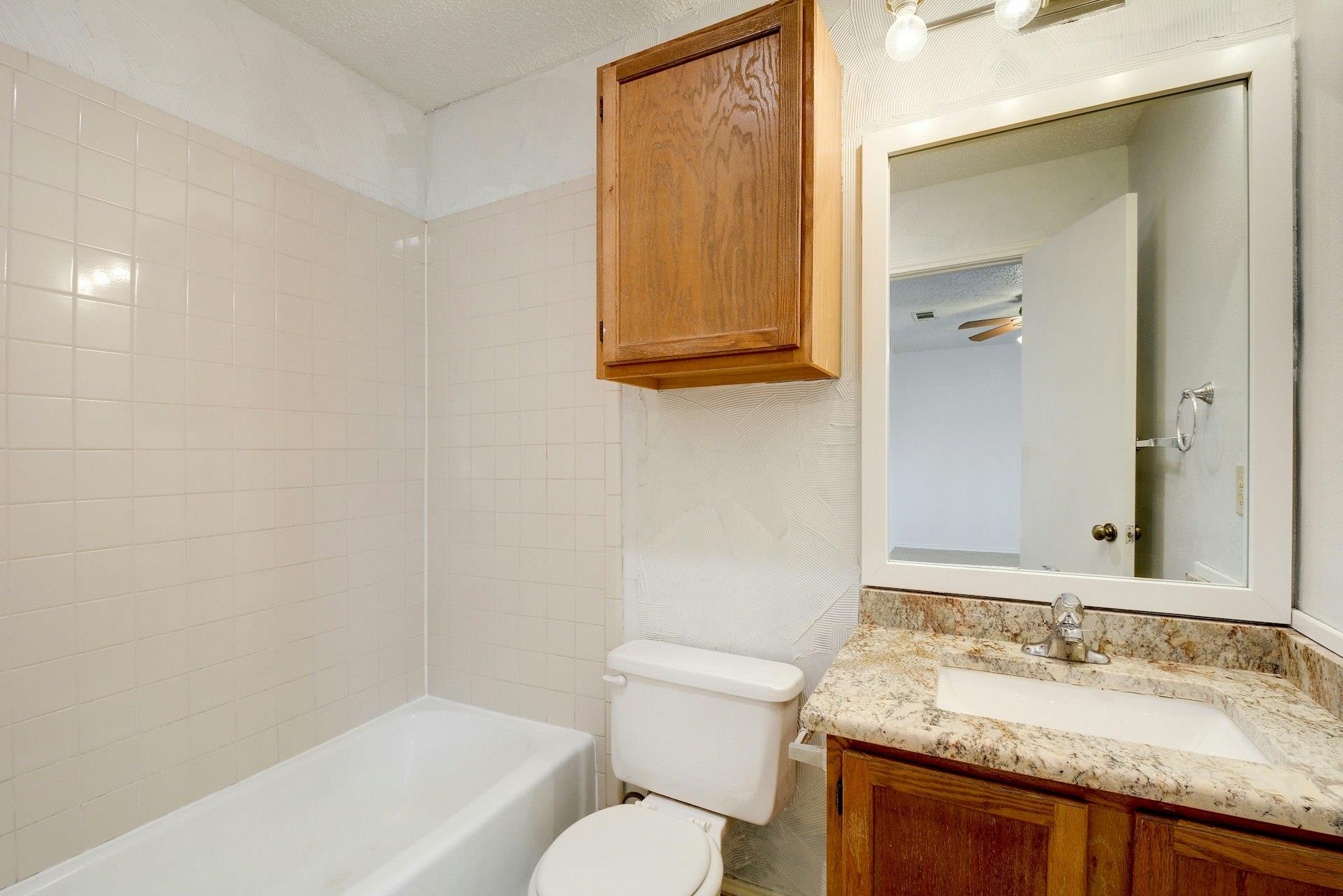 6102 Parkwood Dr Property Photo 14