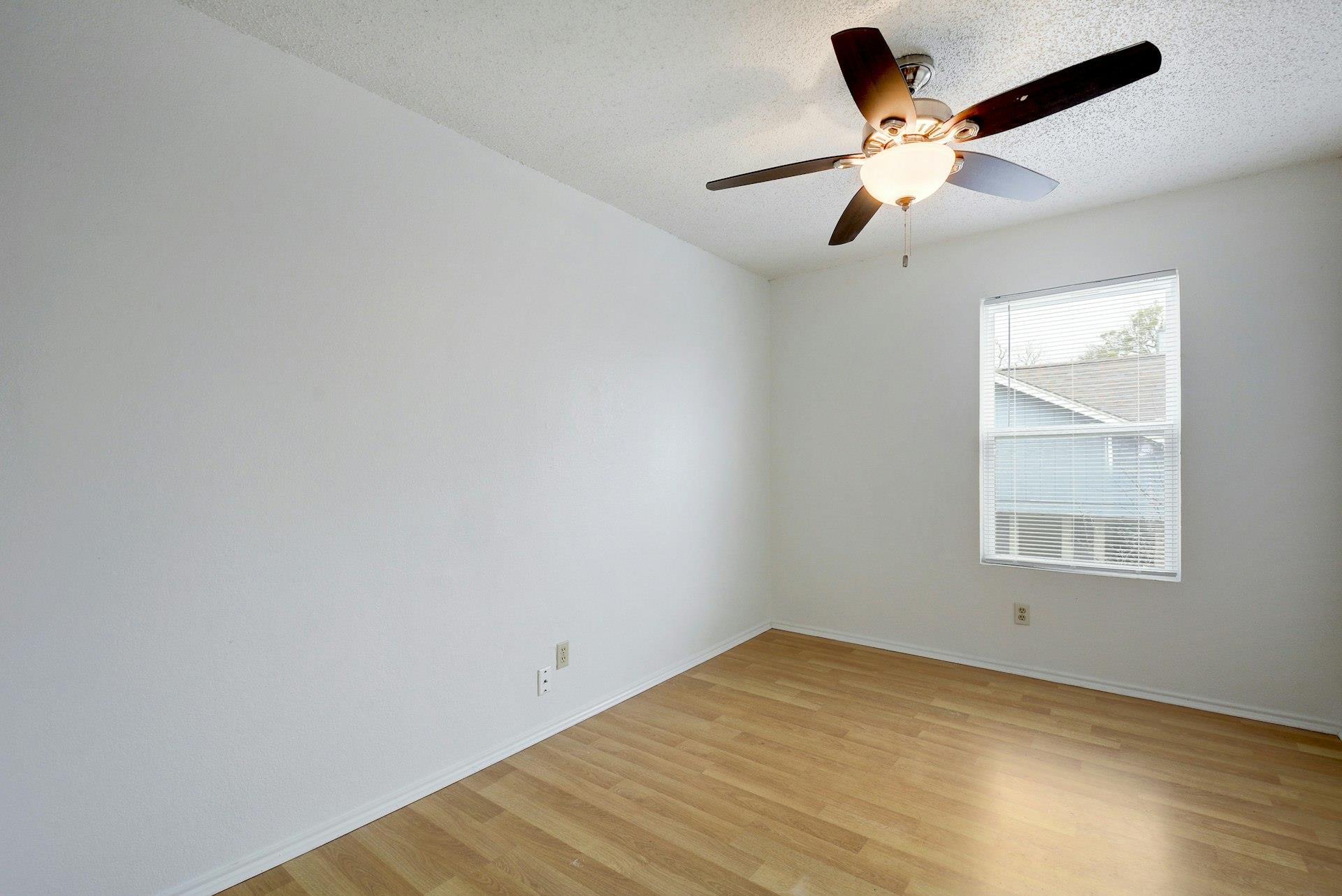 6102 Parkwood Dr Property Photo 15