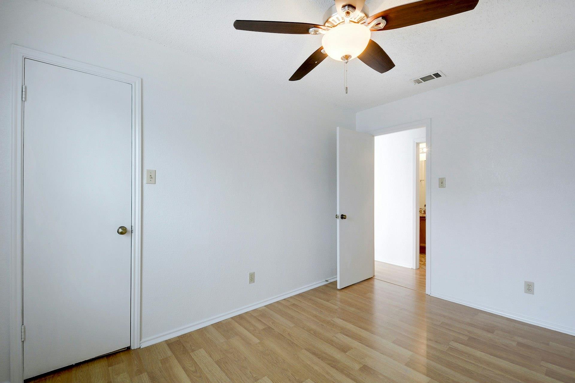 6102 Parkwood Dr Property Photo 16
