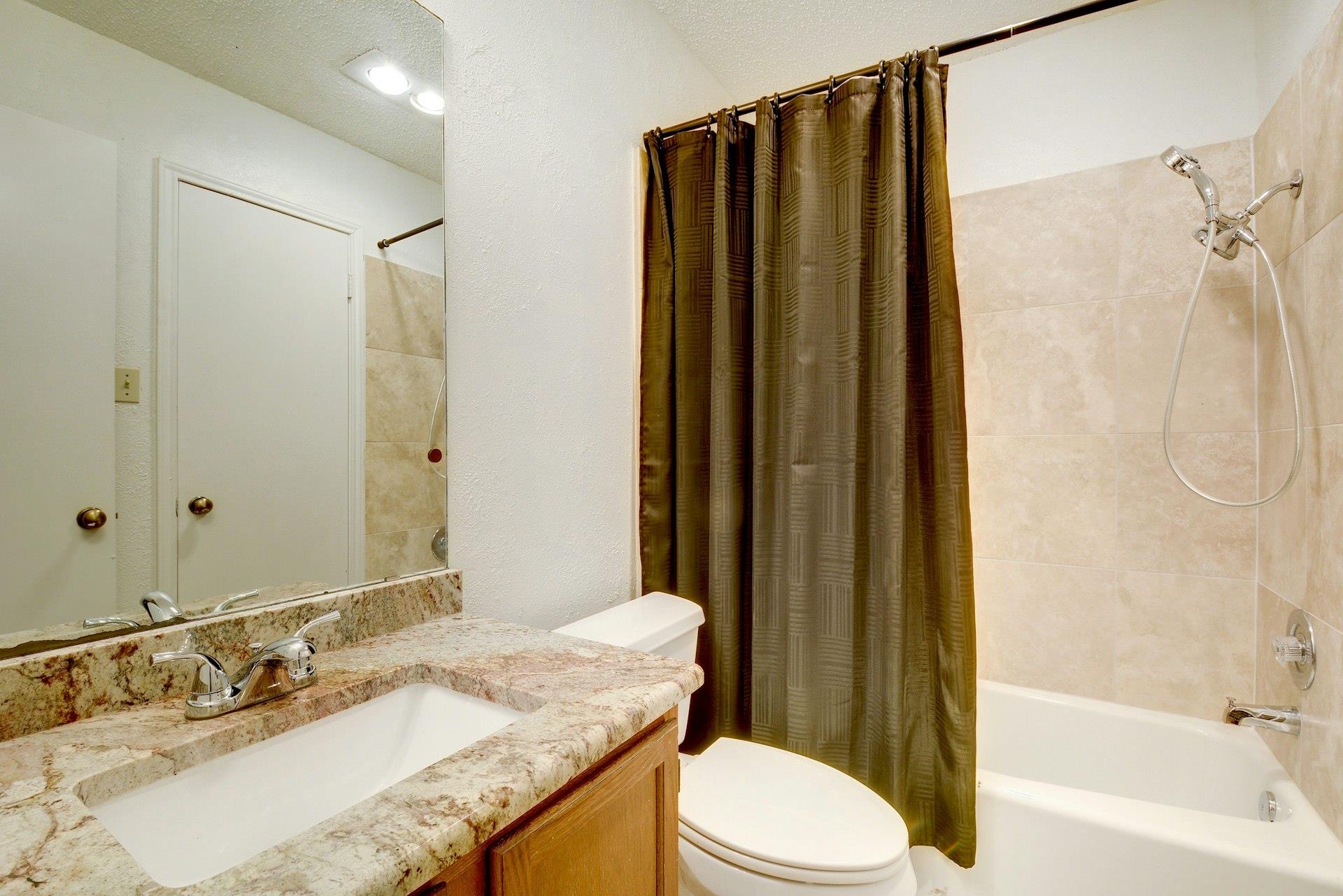 6102 Parkwood Dr Property Photo 17