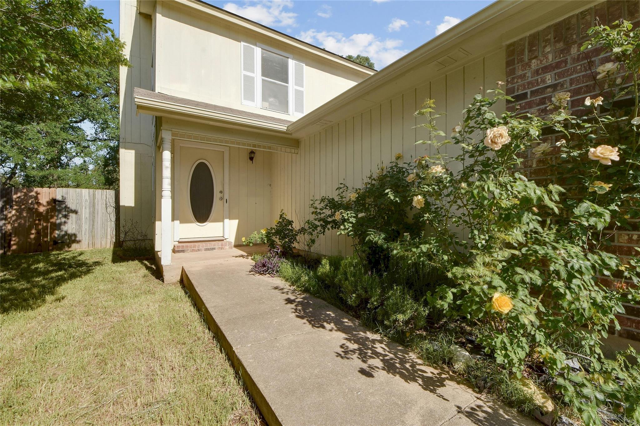 6102 Parkwood Dr Property Photo 22