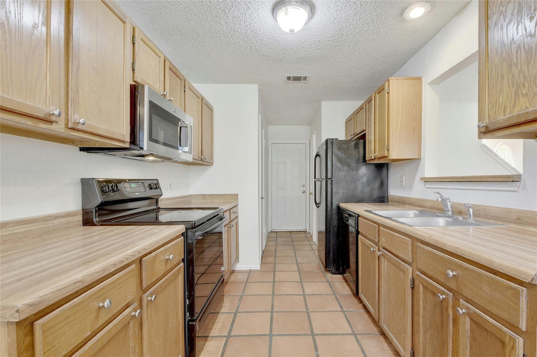 6102 Parkwood Dr Property Photo 27