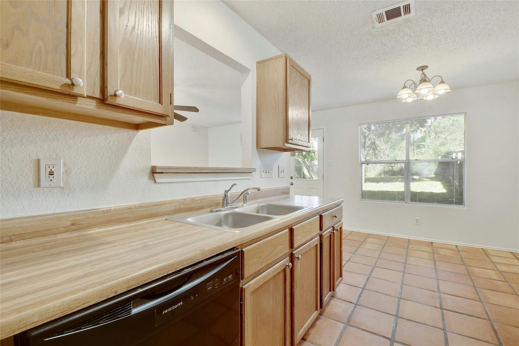 6102 Parkwood Dr Property Photo 28
