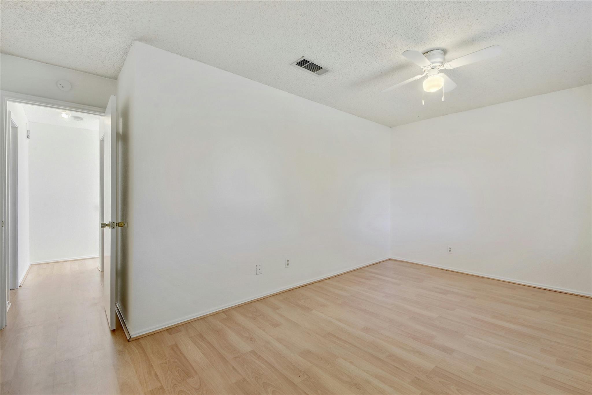 6102 Parkwood Dr Property Photo 32