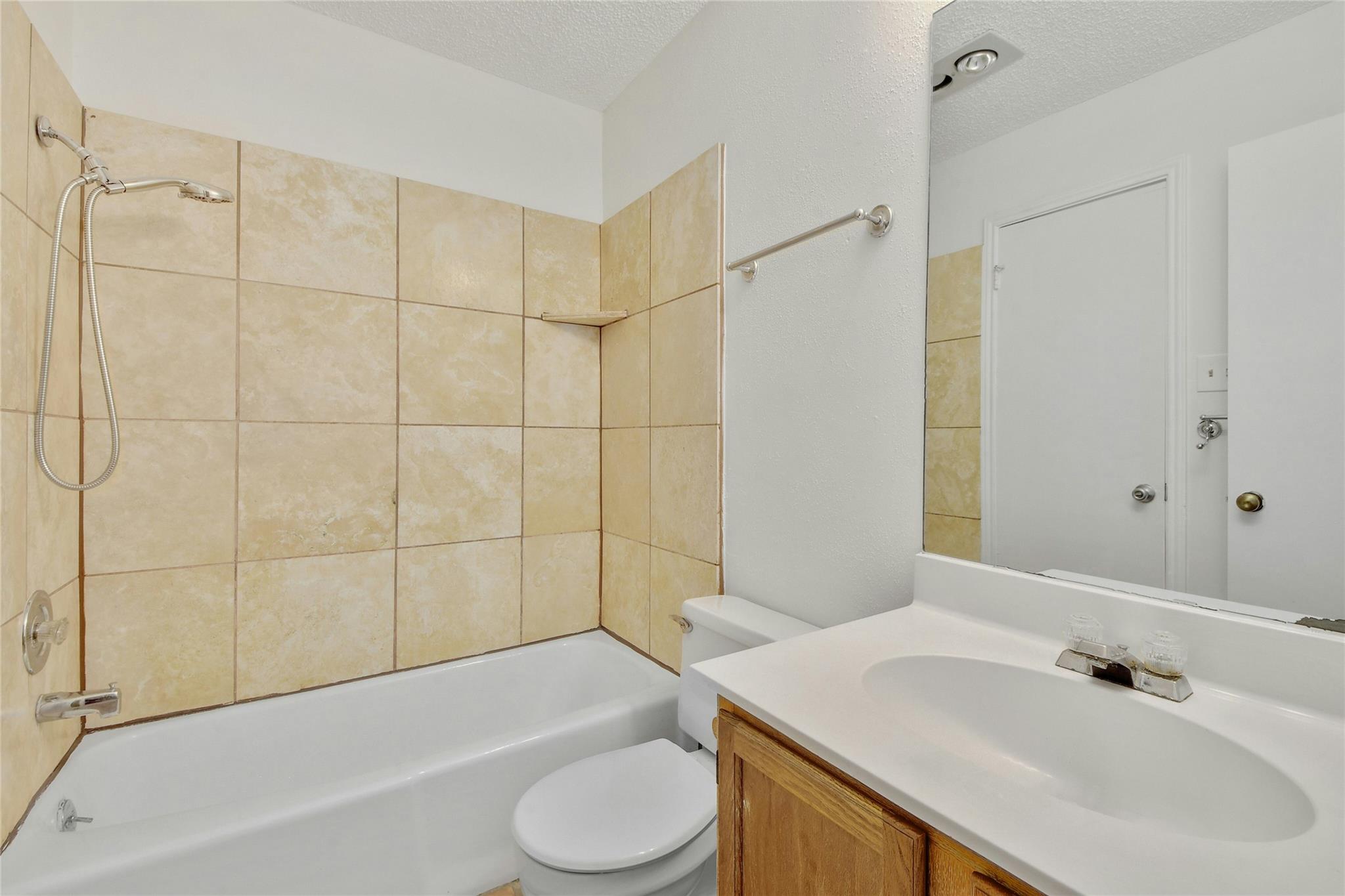 6102 Parkwood Dr Property Photo 37