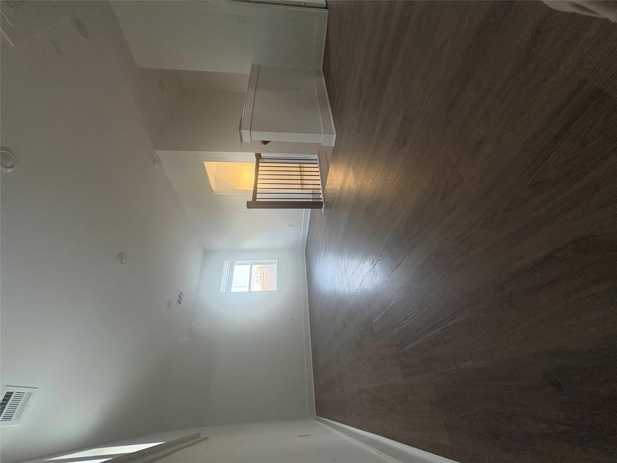 402 Zennia St Property Photo 23