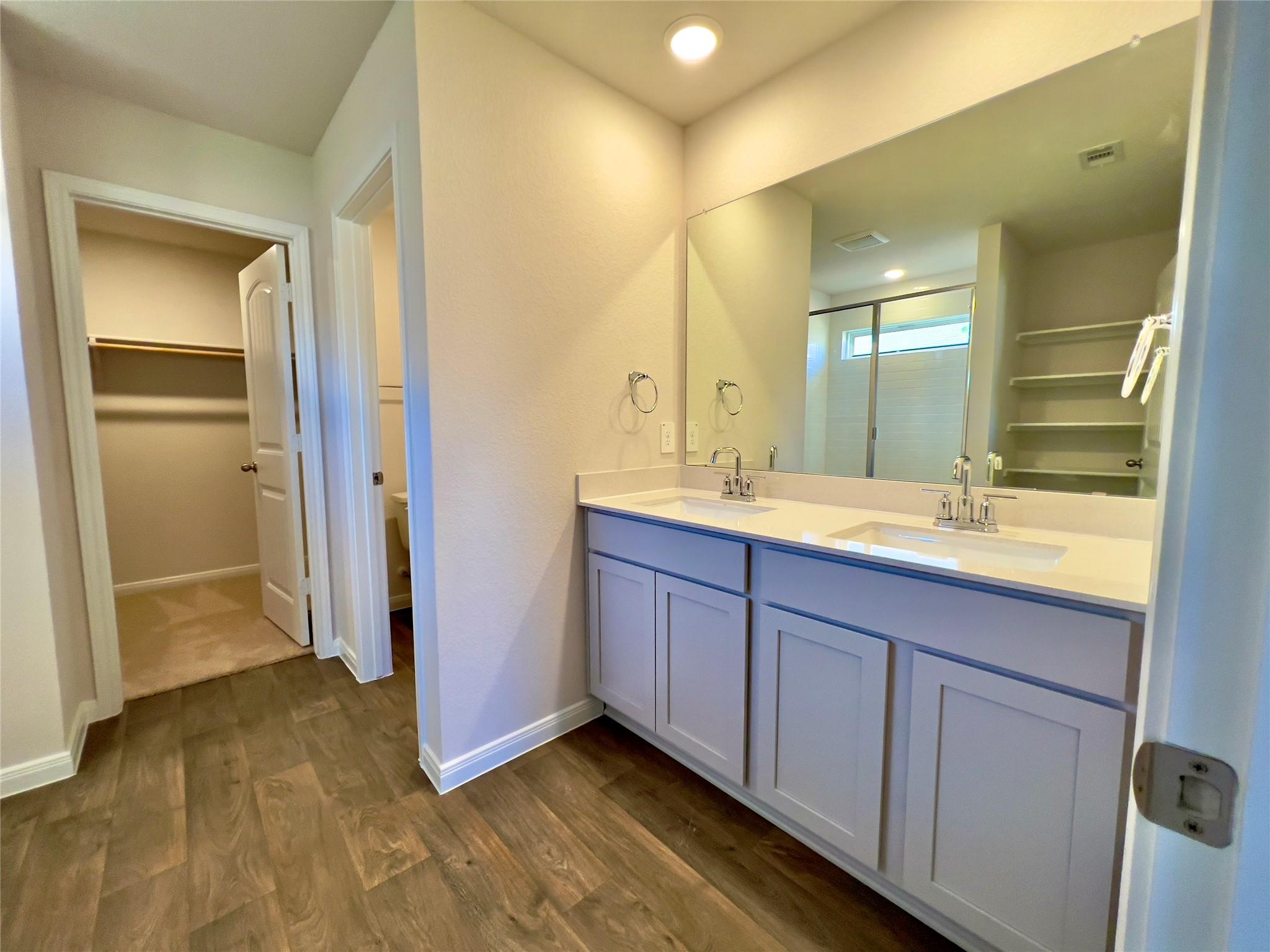 305 Darwin Pl Property Photo 8