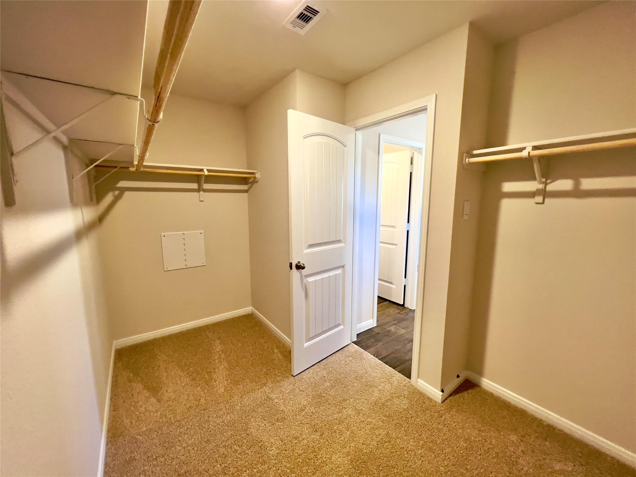 305 Darwin Pl Property Photo 10